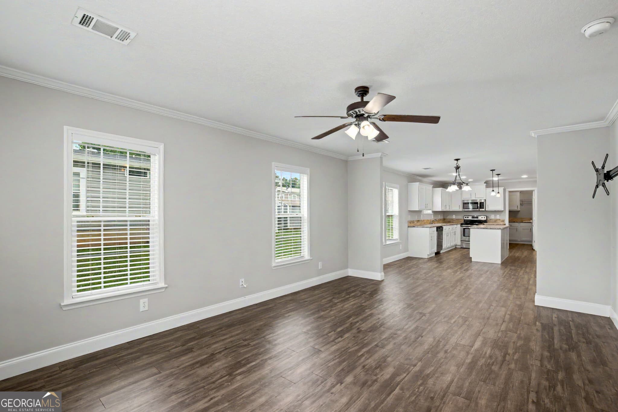 3 bedroom, 2 bathroom, 1,540 sq ft manufactured home,single family residence for sale at 29 Meadow View Street, Newnan, GA 30263 — photo 10