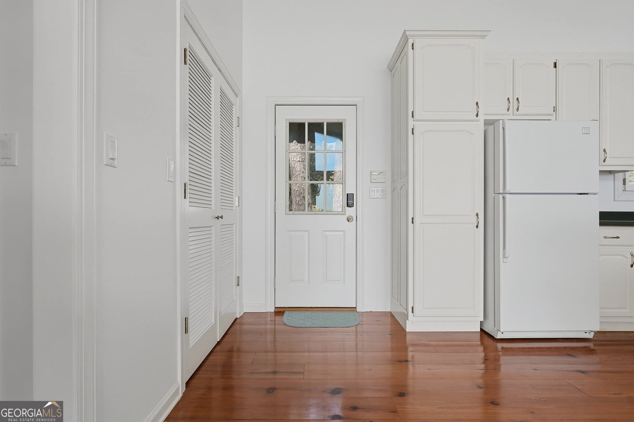 2 bedroom, 2 bathroom, 1,347 sq ft cabin,single family residence for sale at 106 Cantey Drive, Cobb, GA 31735 — photo 6