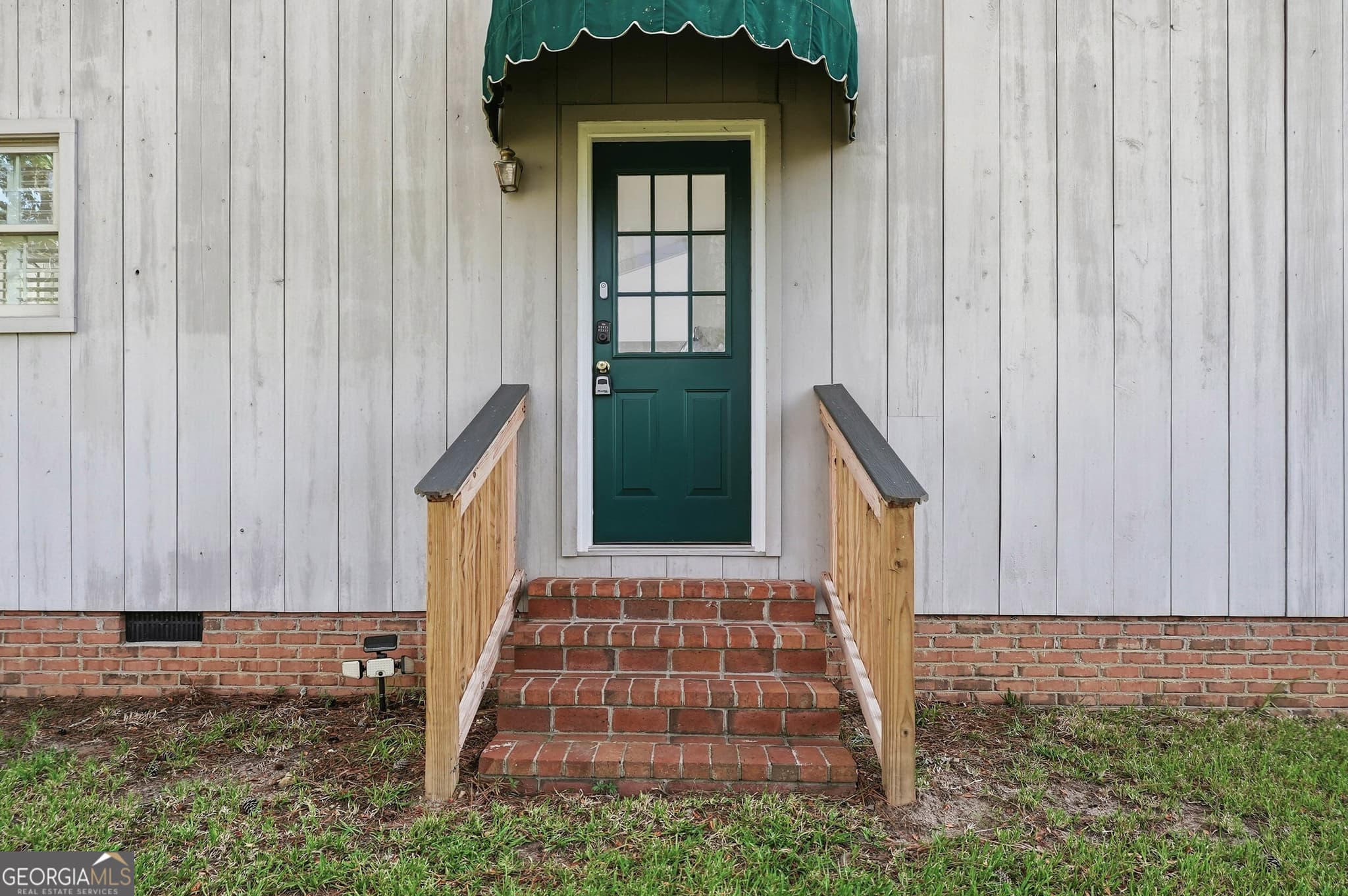 2 bedroom, 2 bathroom, 1,347 sq ft cabin,single family residence for sale at 106 Cantey Drive, Cobb, GA 31735 — photo 5