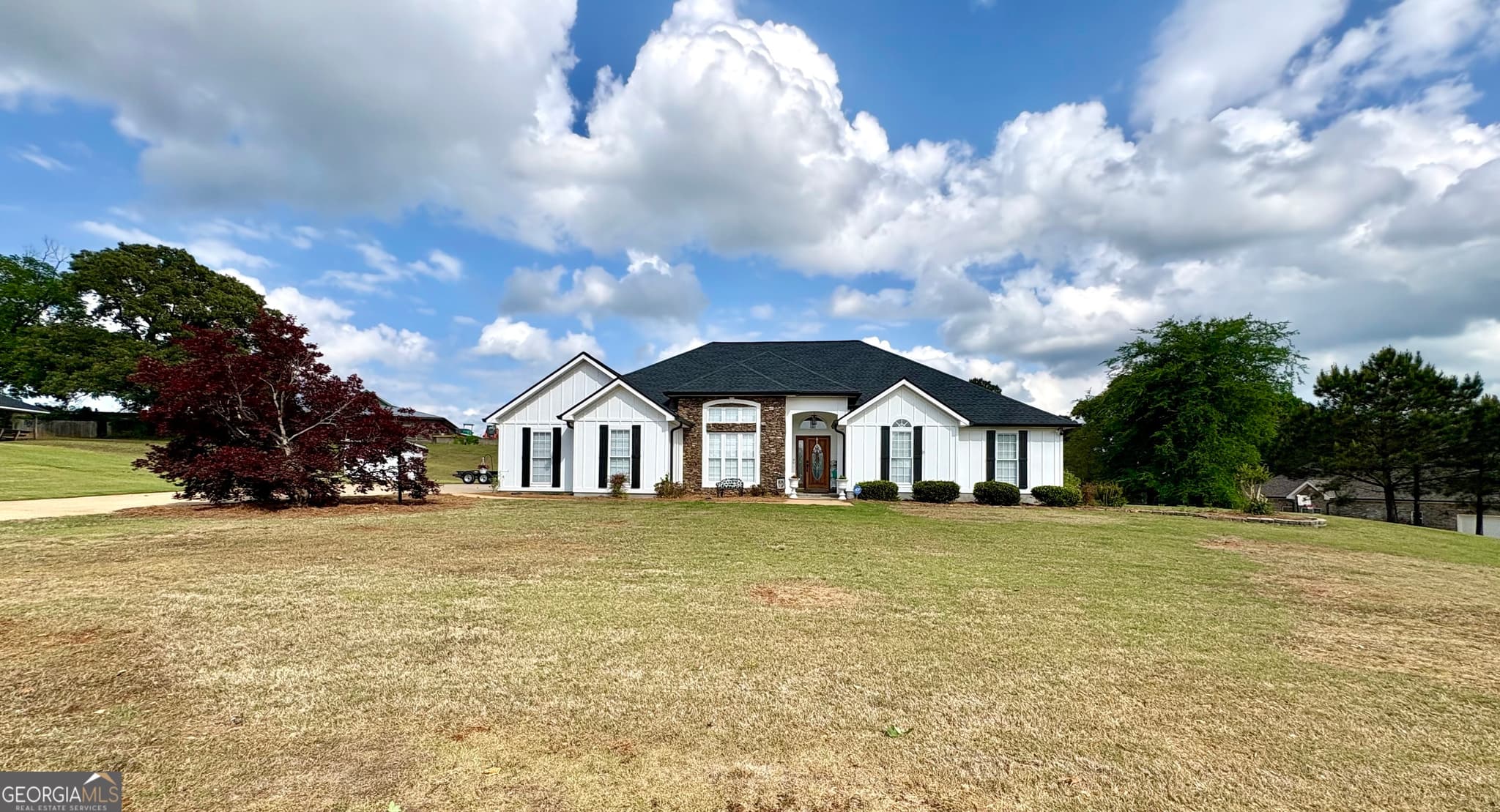 4 bedroom, 3.5 bathroom, 2,393 sq ft single family residence for sale at 102 Troon Way, Lagrange, GA 30241 — photo 2