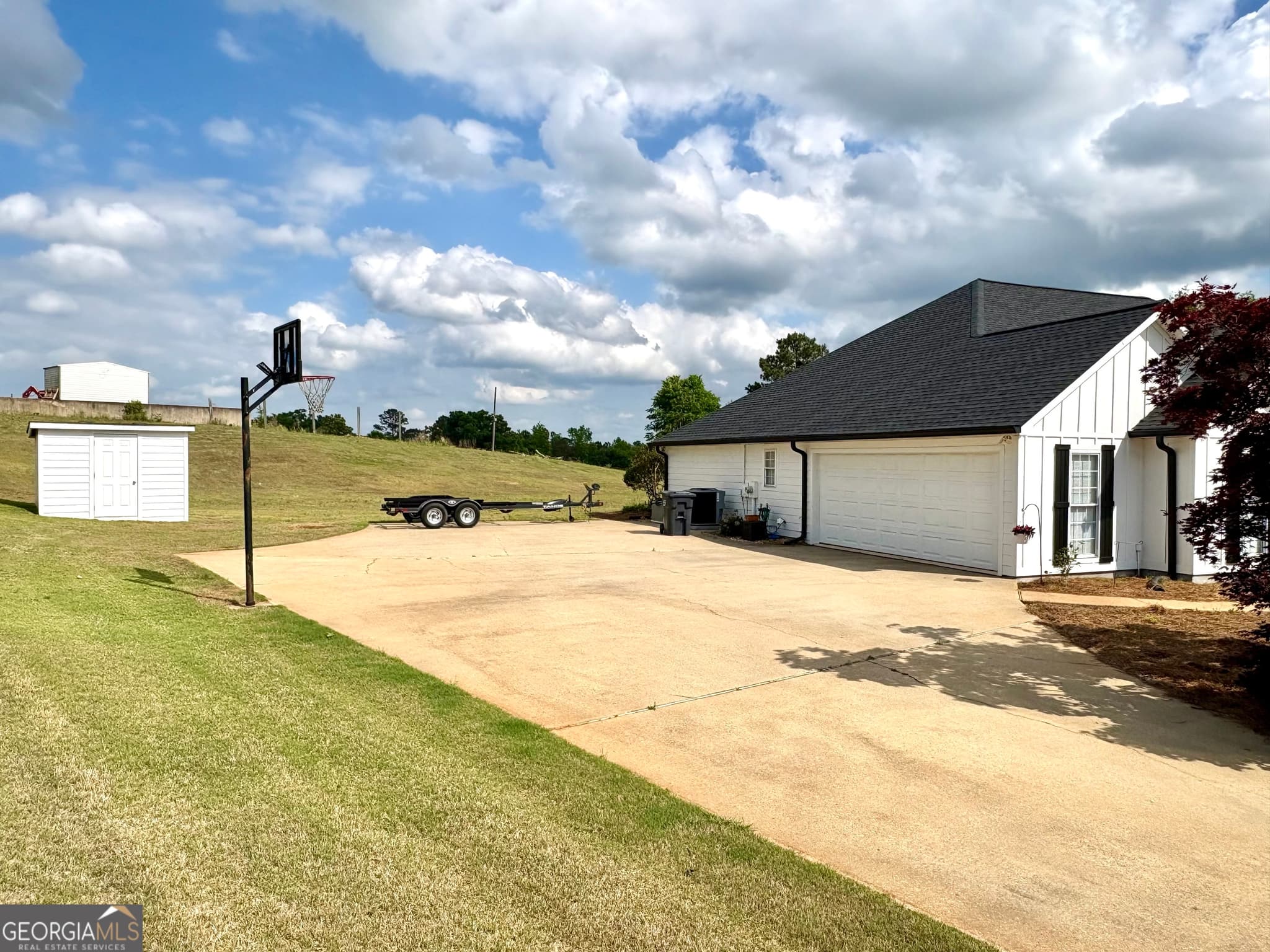 4 bedroom, 3.5 bathroom, 2,393 sq ft single family residence for sale at 102 Troon Way, Lagrange, GA 30241 — photo 4
