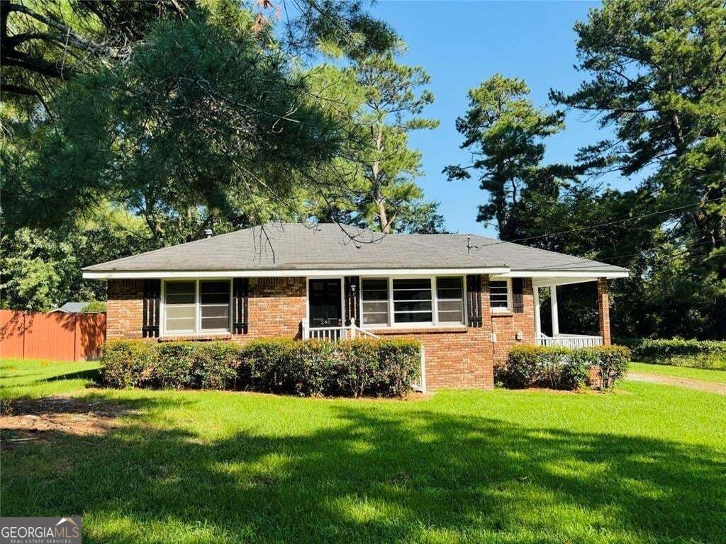 2 bedroom, 1 bathroom, 951 sq ft single family residence for sale at 246 Bruce Street, Loganville, GA 30052 — photo 1 of 14
