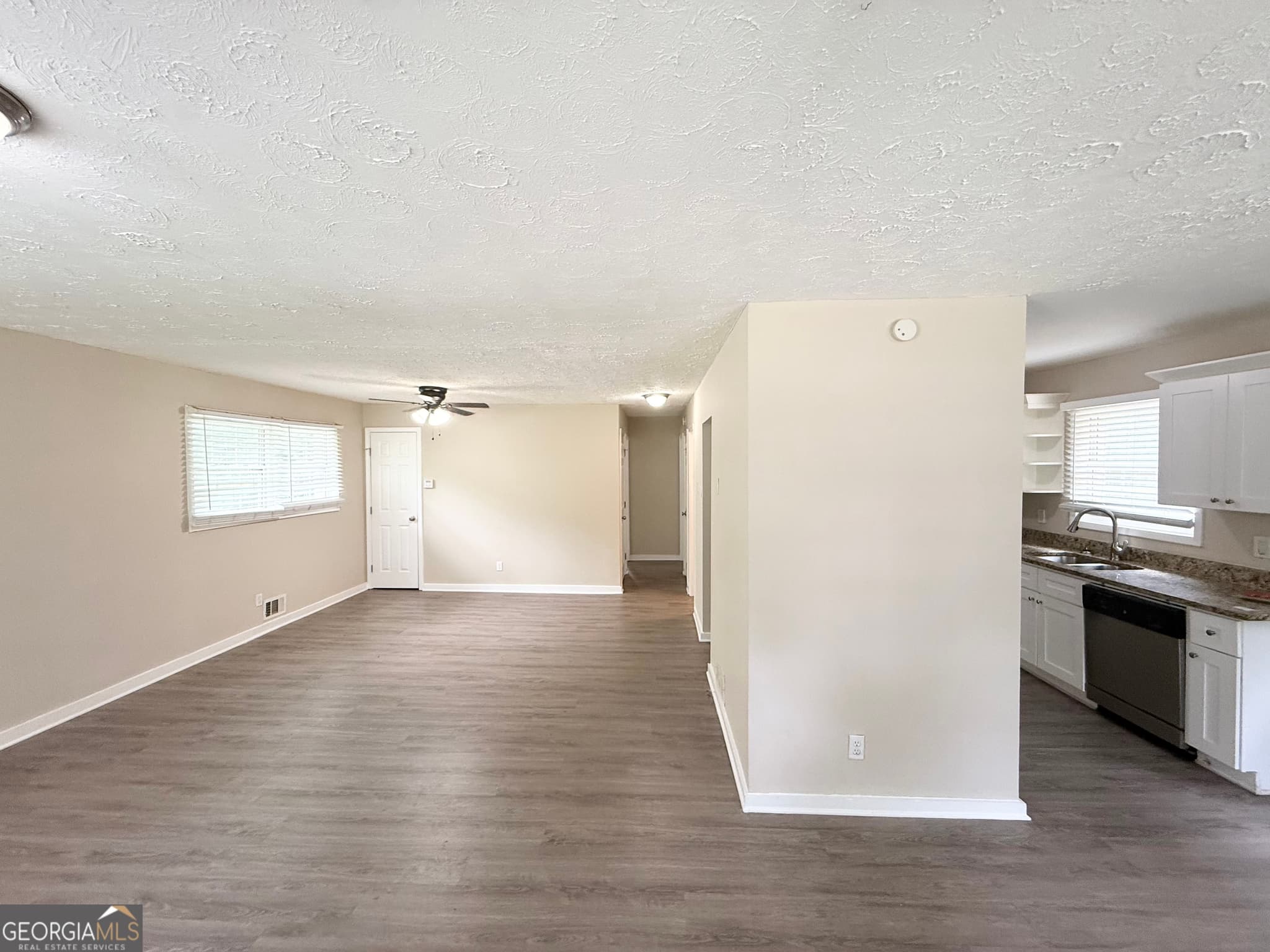 4 bedroom, 2 bathroom, 975 sq ft single family residence for sale at 491 Elbridge Drive, Atlanta, GA 30318 — photo 3