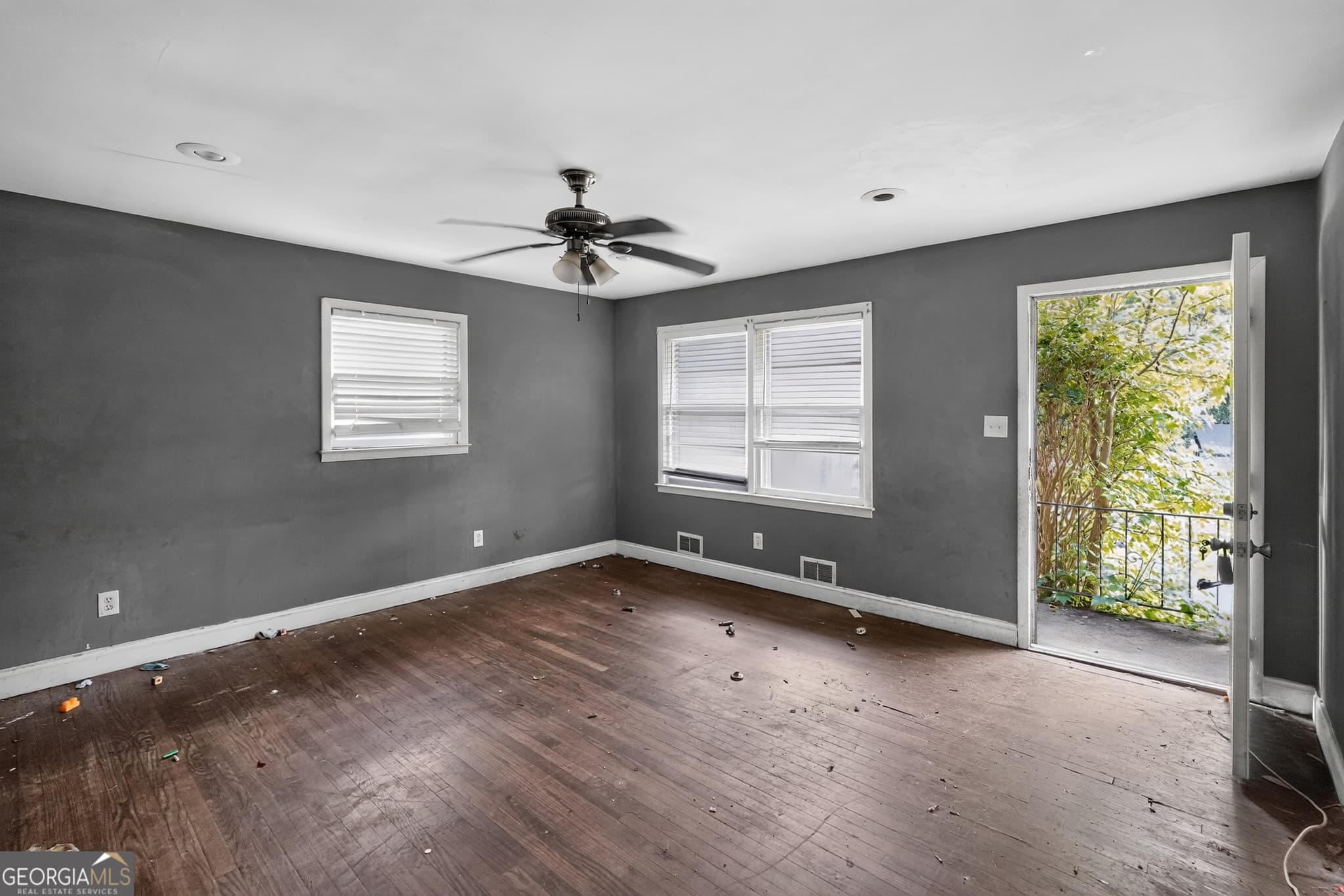 3 bedroom, 1.5 bathroom, 1,075 sq ft single family residence for sale at 4005 Princeton Place, Atlanta, GA 30331 — photo 6