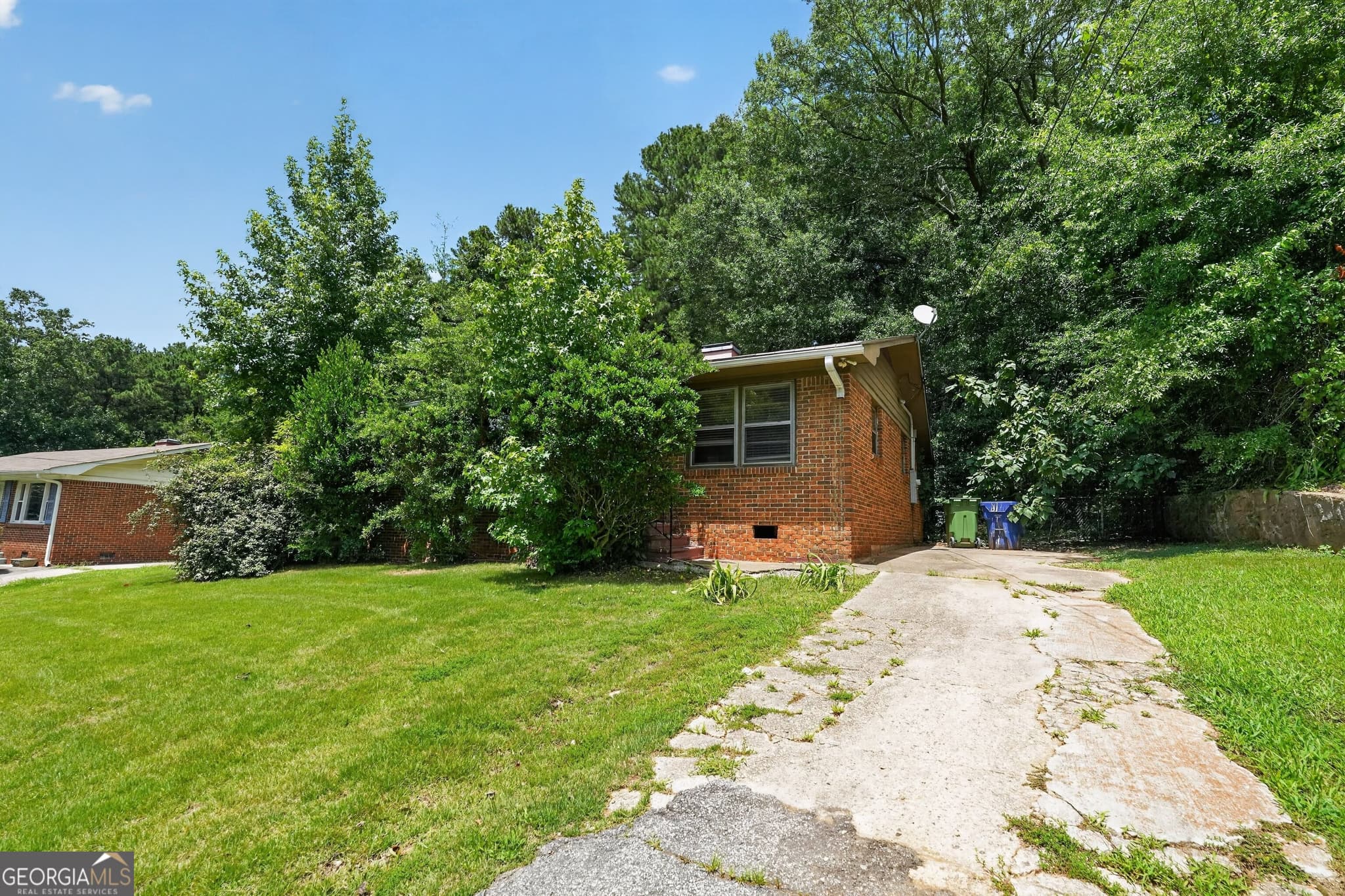 3 bedroom, 1.5 bathroom, 1,075 sq ft single family residence for sale at 4005 Princeton Place, Atlanta, GA 30331 — photo 1 of 20