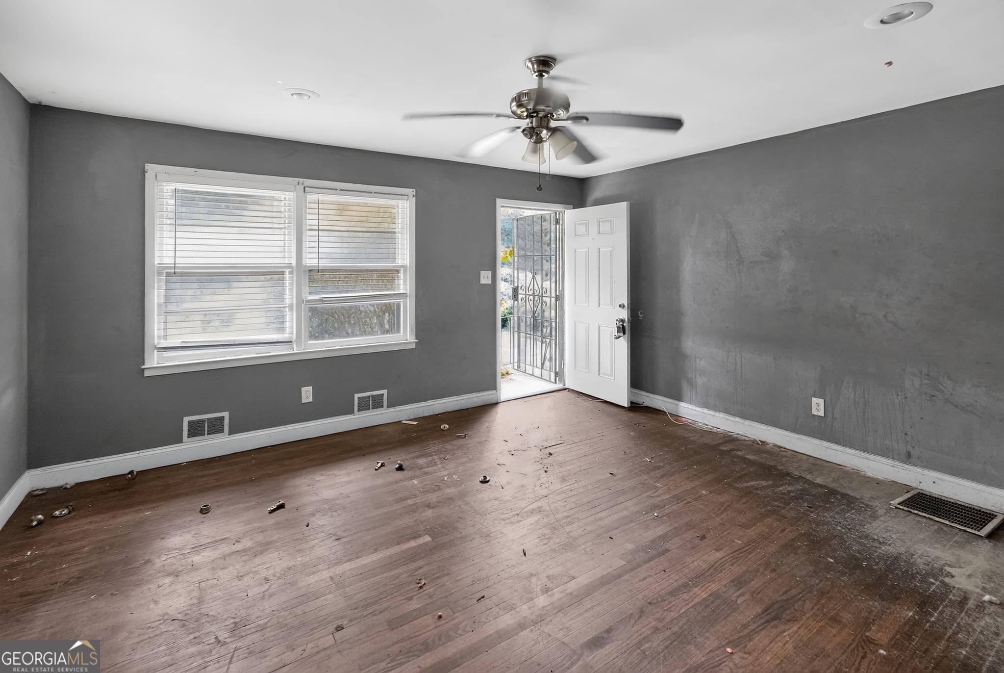 3 bedroom, 1.5 bathroom, 1,075 sq ft single family residence for sale at 4005 Princeton Place, Atlanta, GA 30331 — photo 8