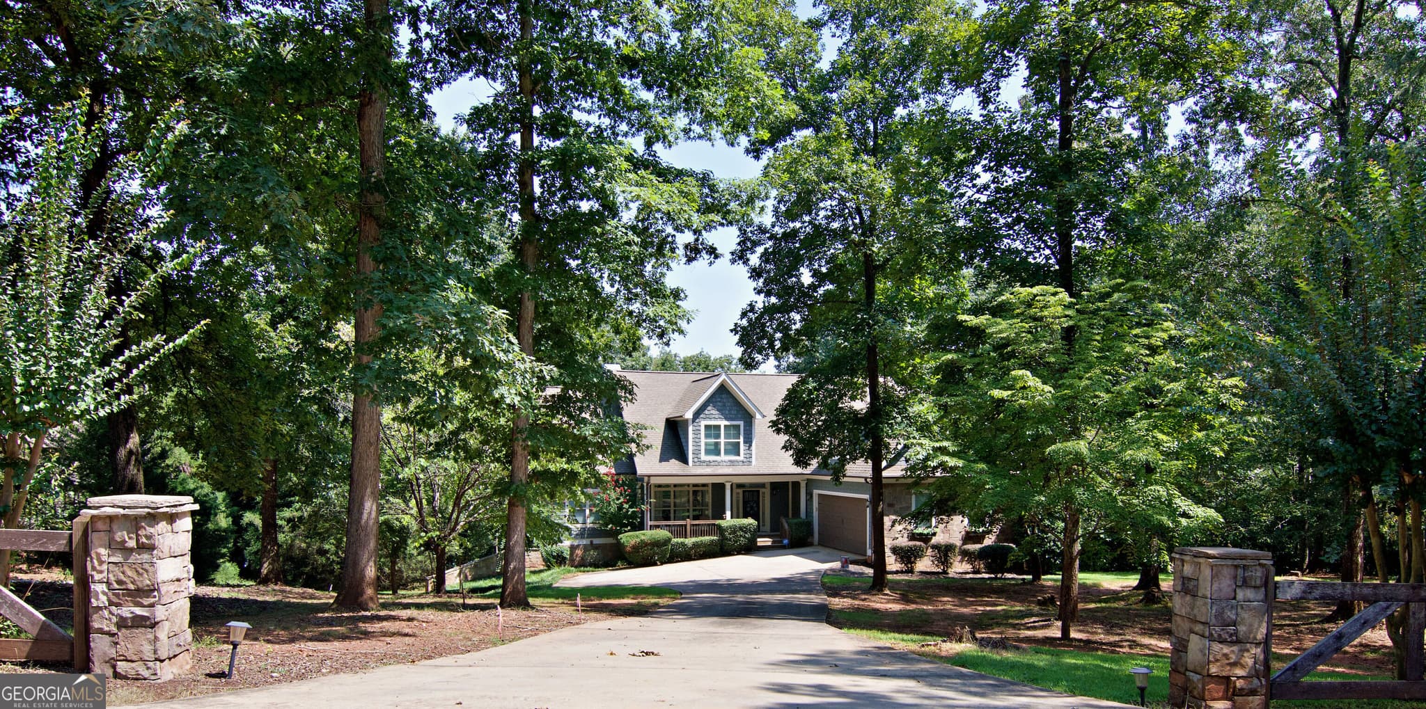 5 bedroom, 4 bathroom, 6,087 sq ft single family residence for sale at 231 Stelling Drive, Townville, SC 29689 — photo 4