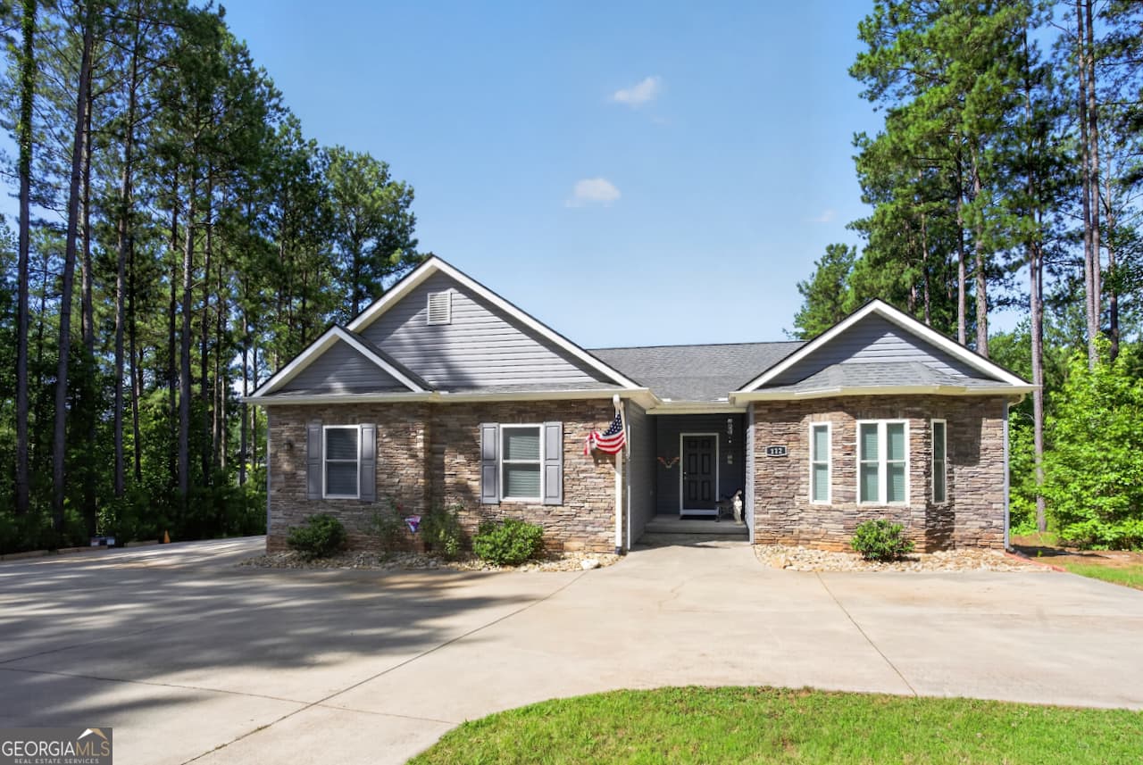3 bedroom, 2.5 bathroom, 2,133 sq ft single family residence under contract at 112 Waterside Drive, Iva, SC 29655 — photo 7