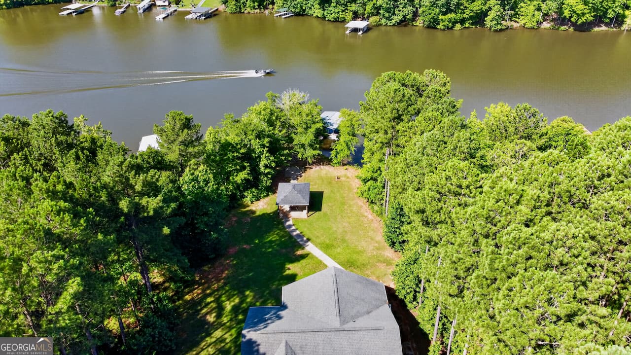 3 bedroom, 2.5 bathroom, 2,133 sq ft single family residence under contract at 112 Waterside Drive, Iva, SC 29655
