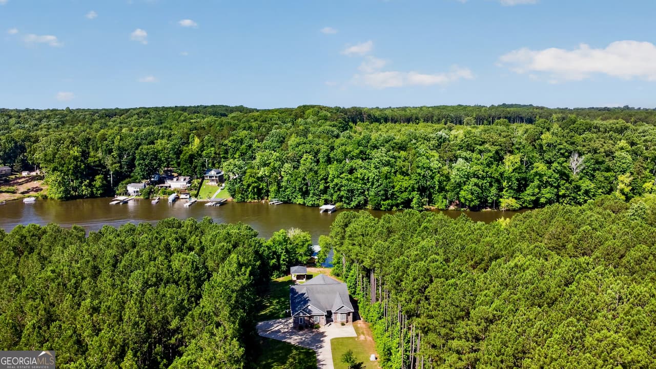 3 bedroom, 2.5 bathroom, 2,133 sq ft single family residence under contract at 112 Waterside Drive, Iva, SC 29655 — photo 5