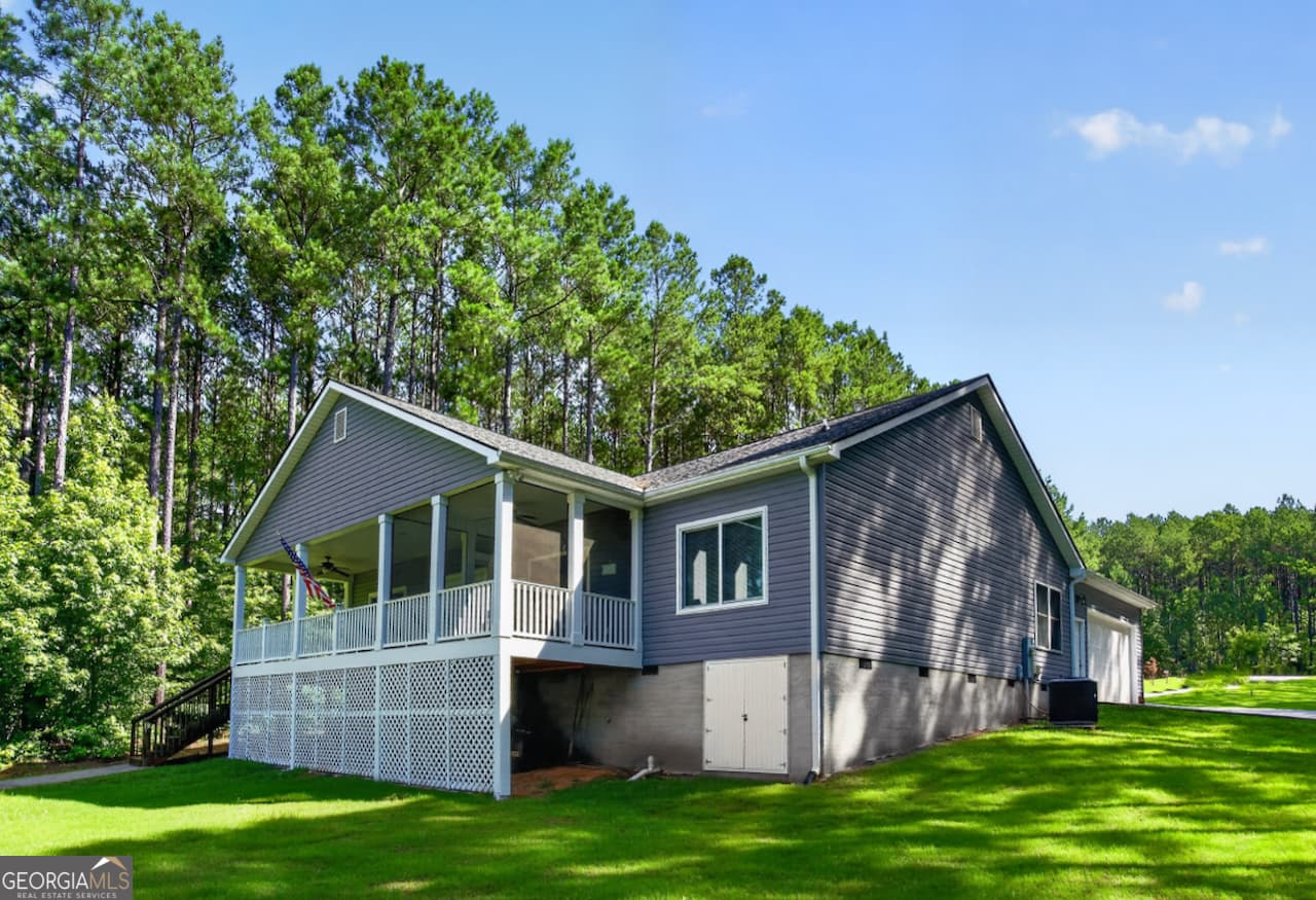 3 bedroom, 2.5 bathroom, 2,133 sq ft single family residence under contract at 112 Waterside Drive, Iva, SC 29655 — photo 9