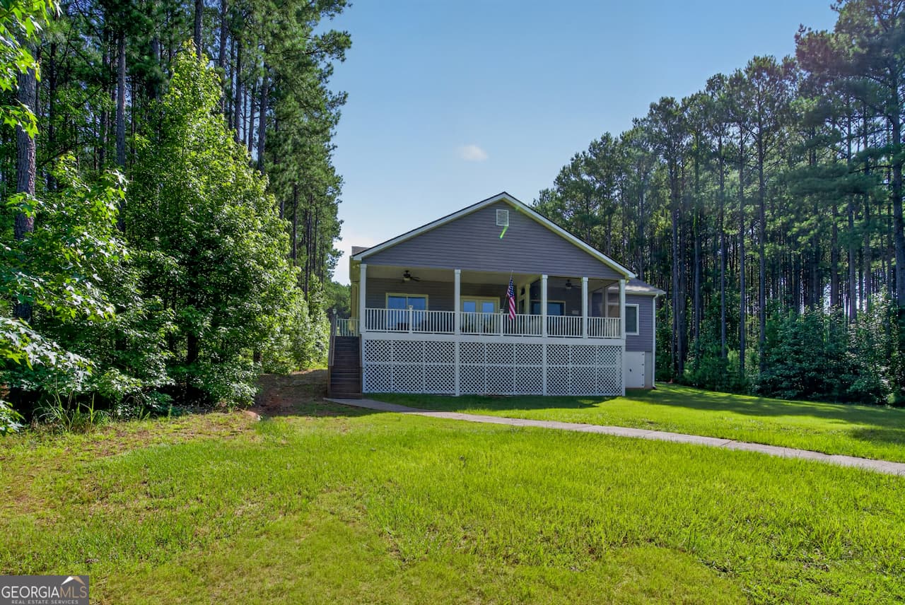 3 bedroom, 2.5 bathroom, 2,133 sq ft single family residence under contract at 112 Waterside Drive, Iva, SC 29655 — photo 10