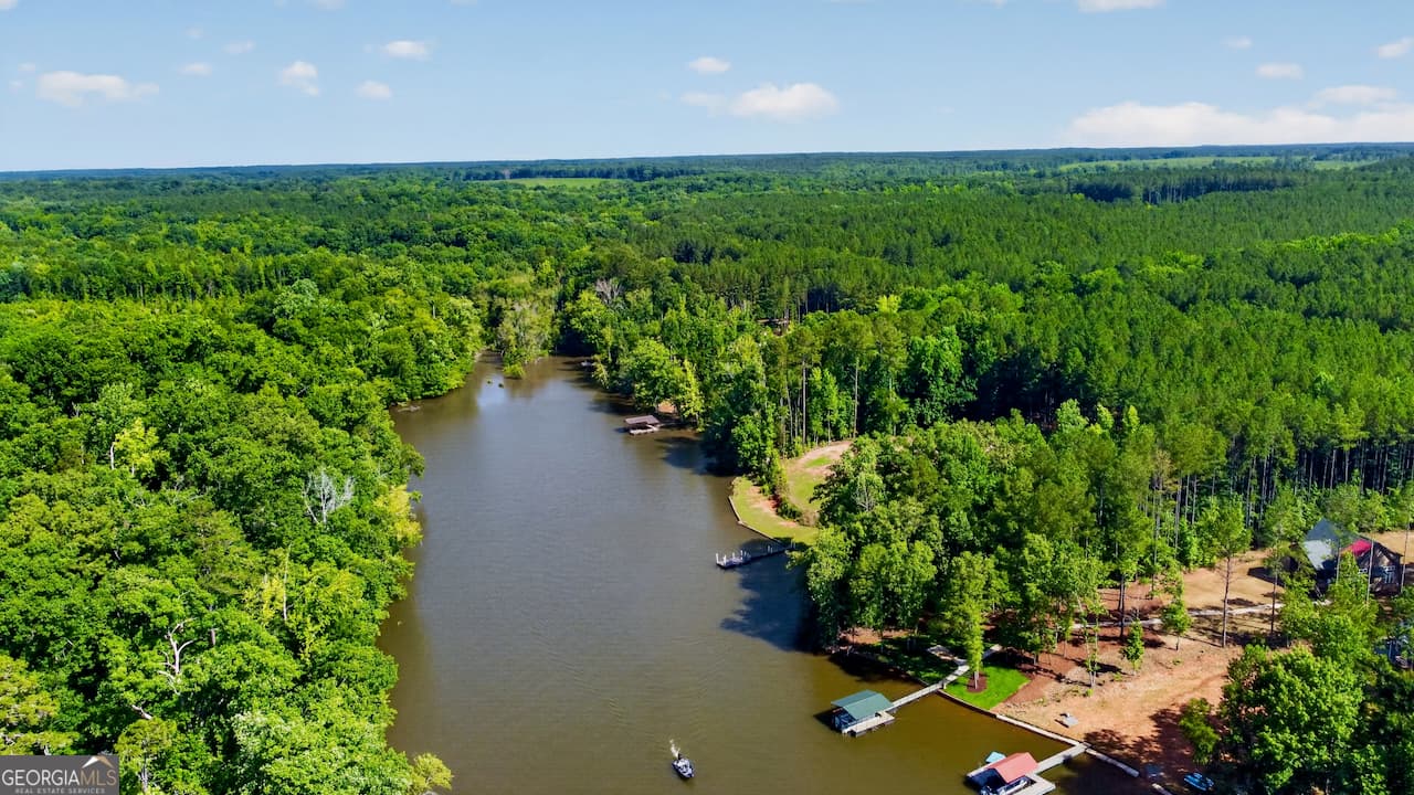 3 bedroom, 2.5 bathroom, 2,133 sq ft single family residence under contract at 112 Waterside Drive, Iva, SC 29655 — photo 4