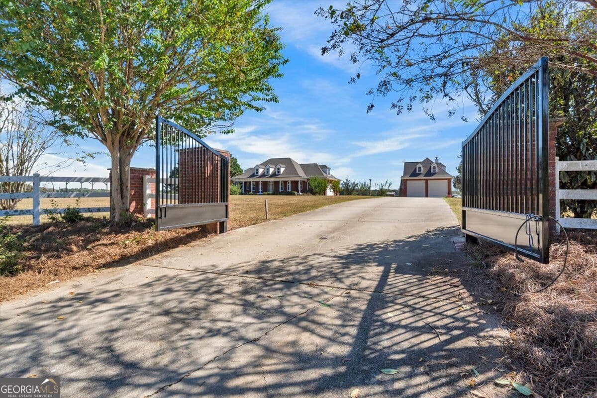 5 bedroom, 3.5 bathroom, 3,562 sq ft single family residence for sale at 482 Barnett Road, Crawfordville, GA 30631 — photo 5