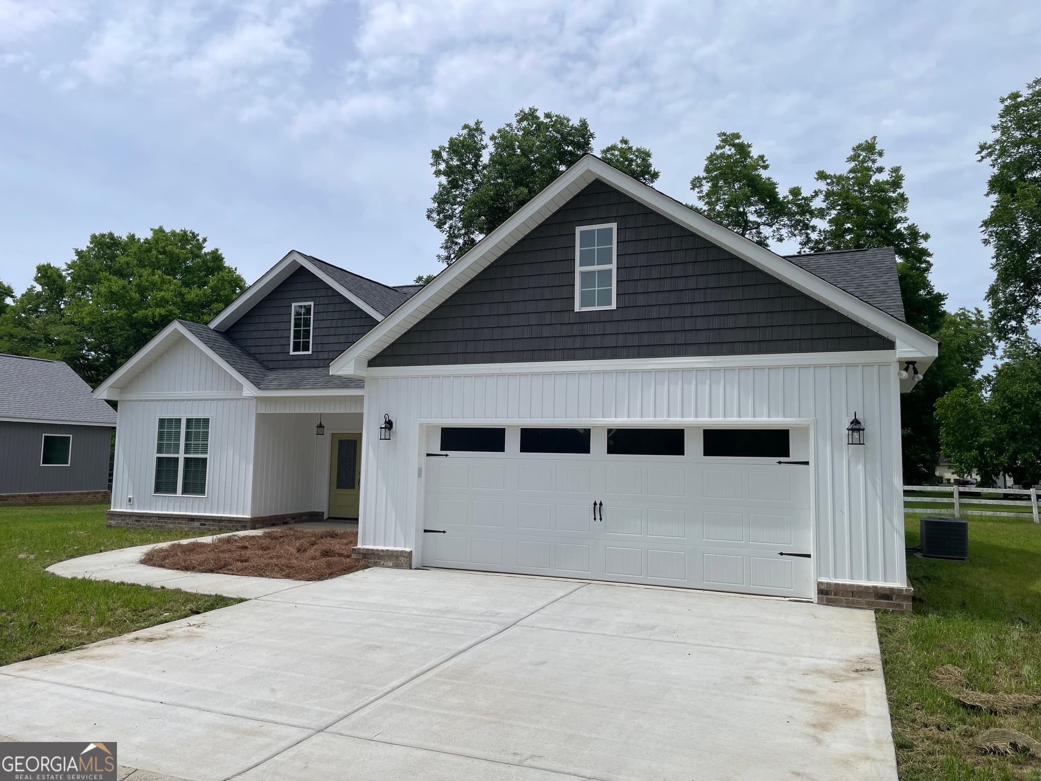 3 bedroom, 2 bathroom, 1,552 sq ft single family residence for sale at 116 Pecan Street, Cochran, GA 31014 — photo 3