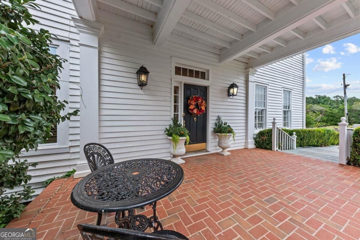 5 bedroom, 2 bathroom, 4,000 sq ft single family residence for sale at 437 Milledgeville Road, Eatonton, GA 31024 — photo 6