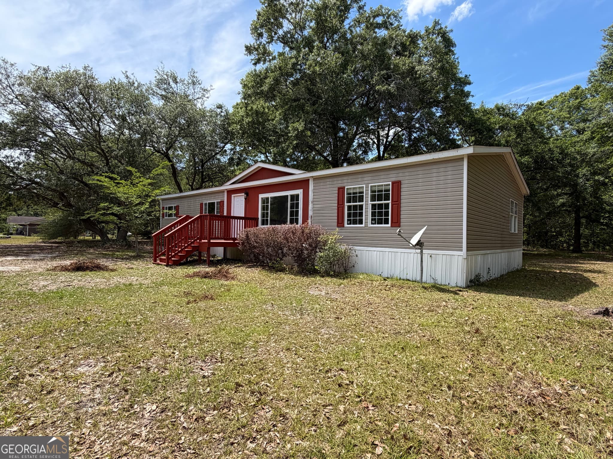 3 bedroom, 2 bathroom, 2,122 sq ft single family residence for sale at 2 Buckboard Trail, Jesup, GA 31546 — photo 2