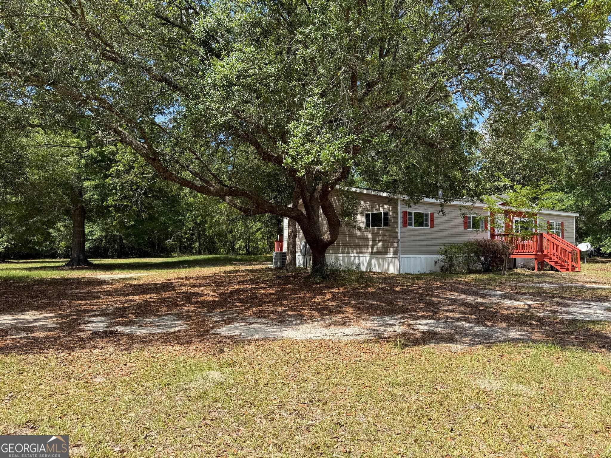 3 bedroom, 2 bathroom, 2,122 sq ft single family residence for sale at 2 Buckboard Trail, Jesup, GA 31546 — photo 6