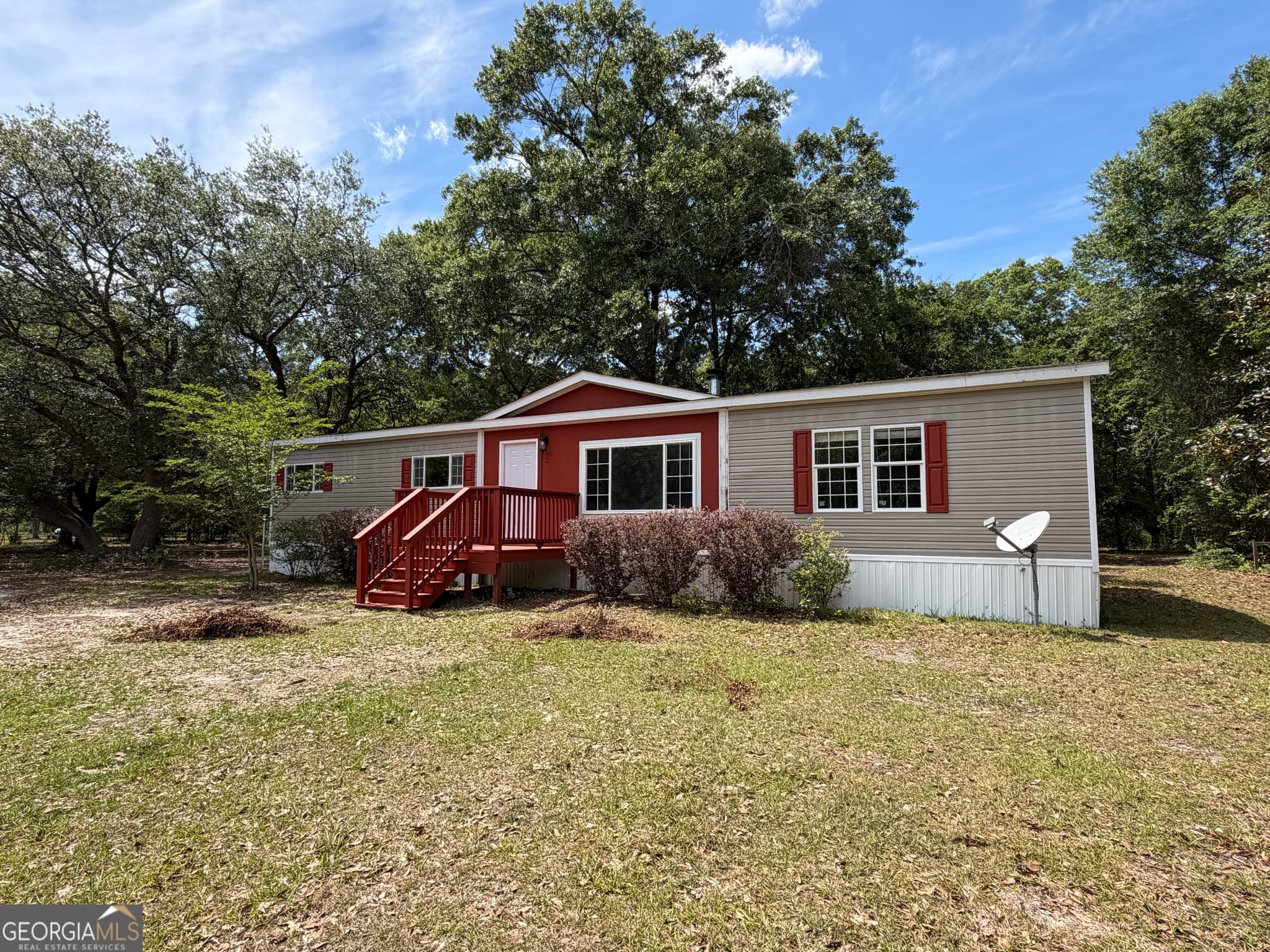 3 bedroom, 2 bathroom, 2,122 sq ft single family residence for sale at 2 Buckboard Trail, Jesup, GA 31546