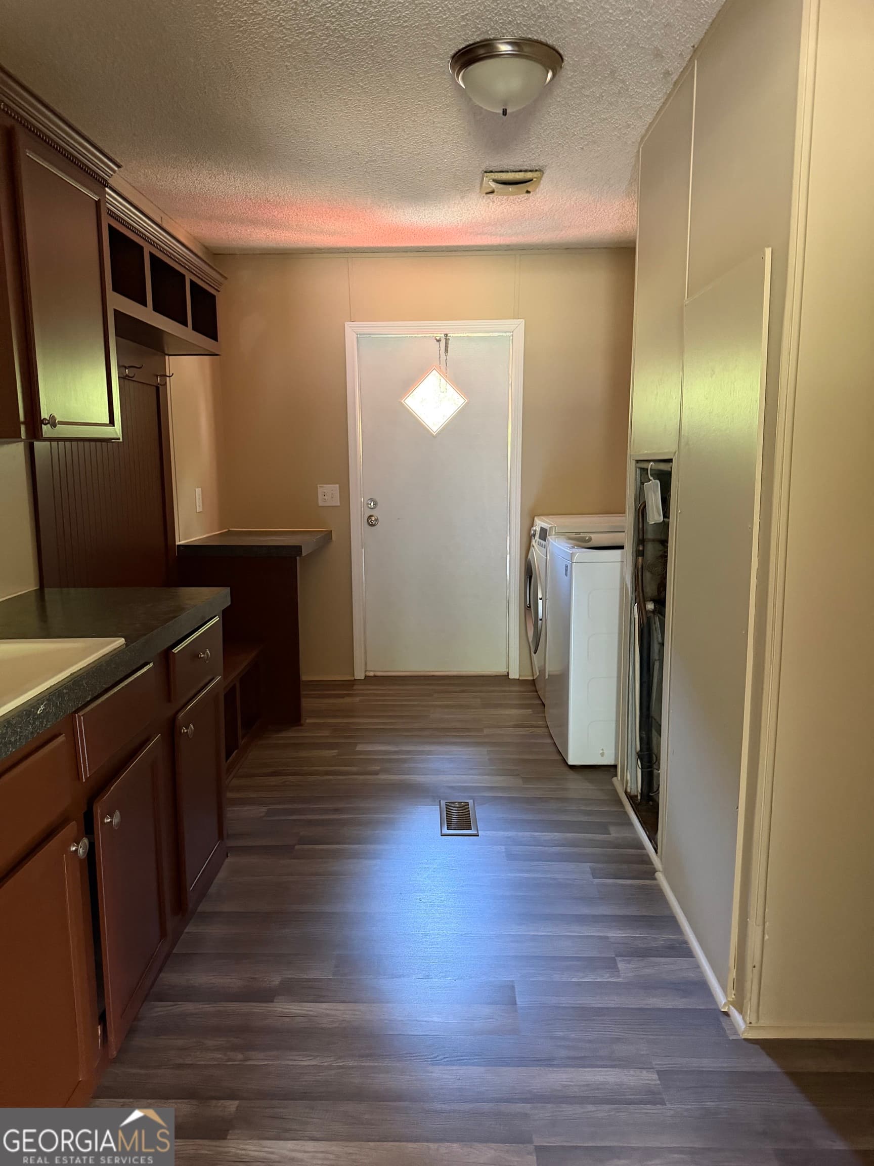 3 bedroom, 2 bathroom, 2,122 sq ft single family residence for sale at 2 Buckboard Trail, Jesup, GA 31546 — photo 10