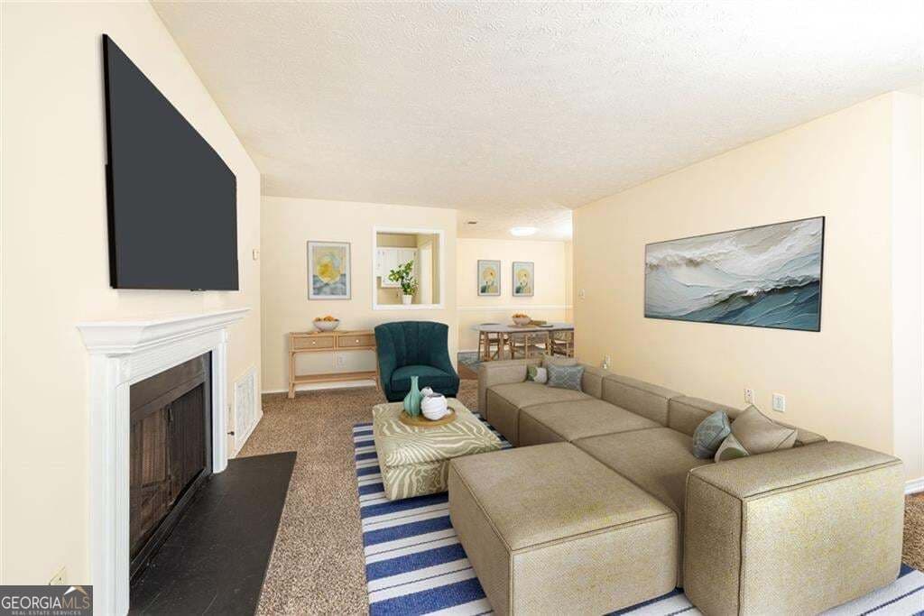 2 bedroom, 2 bathroom, 1,244 sq ft condominium for sale at 910 Augusta Drive, Marietta, GA 30067 — photo 2