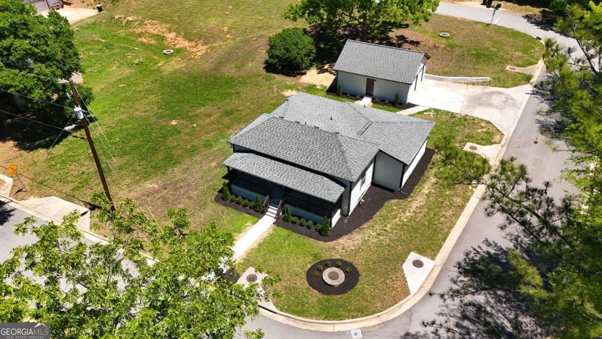 3 bedroom, 2 bathroom, 1,408 sq ft single family residence for sale at 1737 Yellow Street, Conyers, GA 30012 — photo 6