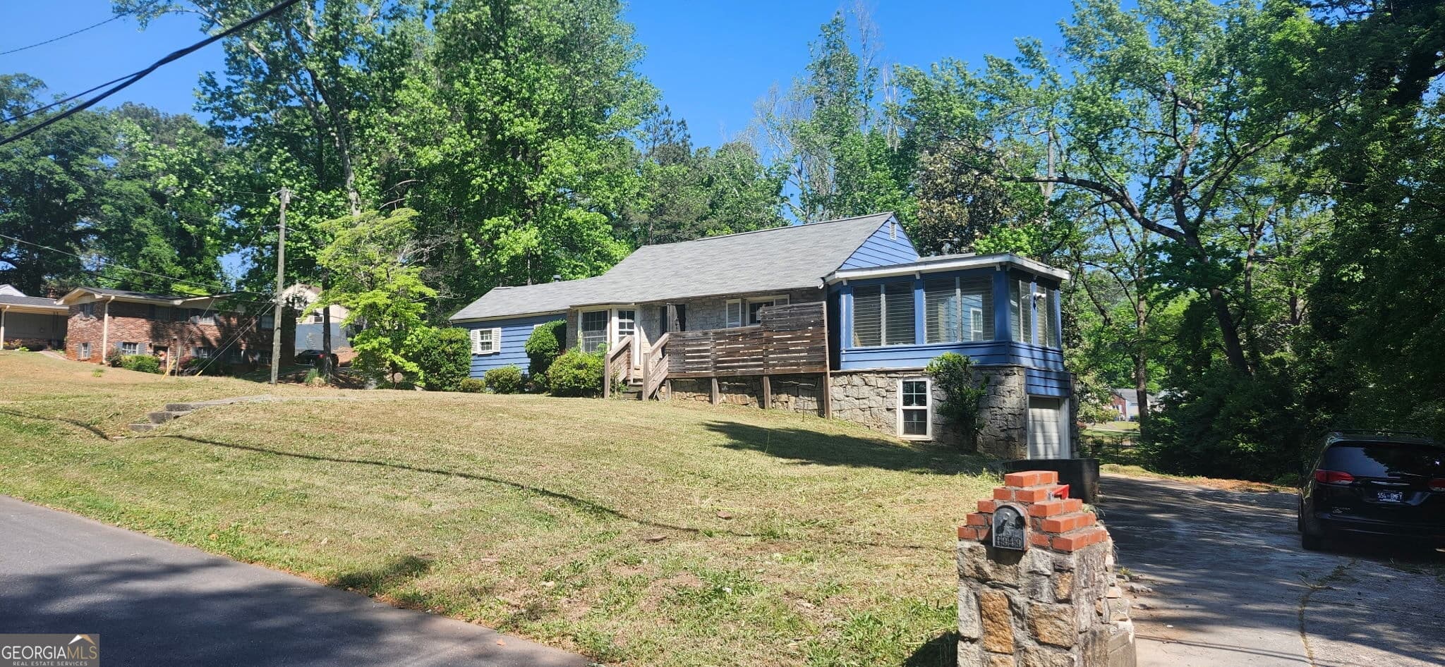 4 bedroom, 3 bathroom, 3,000 sq ft single family residence for sale at 1949 Venetian Drive, Atlanta, GA 30311 — photo 2