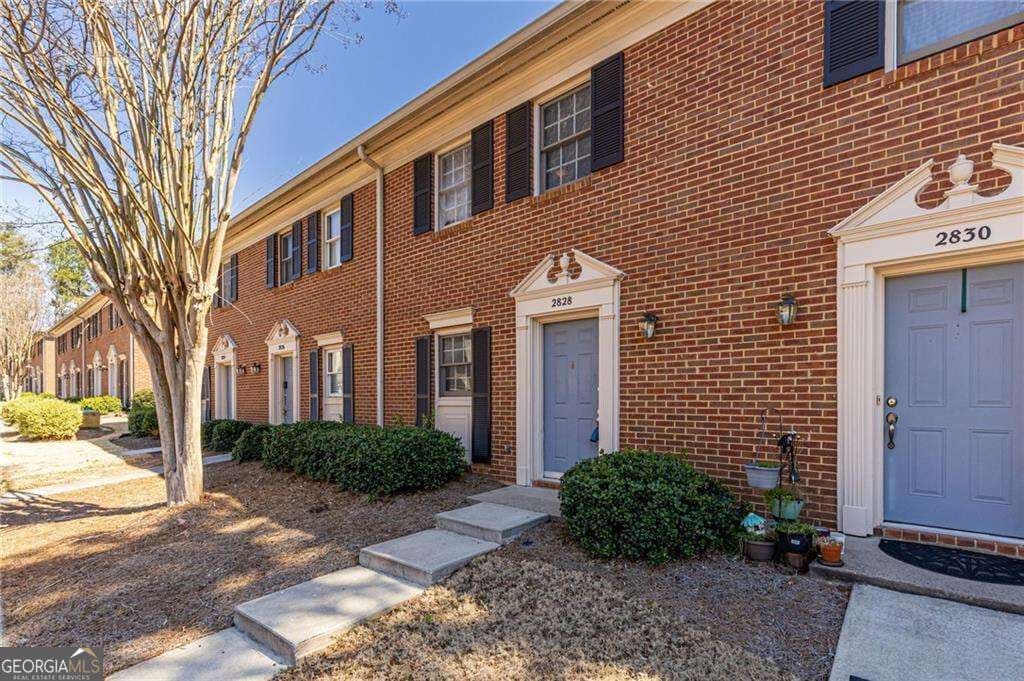 2 bedroom, 2.5 bathroom, 1,260 sq ft townhouse for rent at 2828 Webb Bridge Road, Alpharetta, GA 30009 for $2,000 a month — photo 3