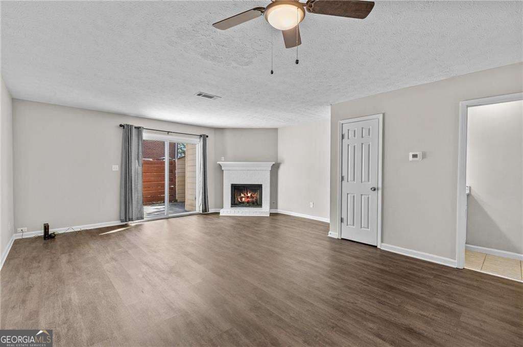 2 bedroom, 2.5 bathroom, 1,260 sq ft townhouse for rent at 2828 Webb Bridge Road, Alpharetta, GA 30009 for $2,000 a month — photo 8