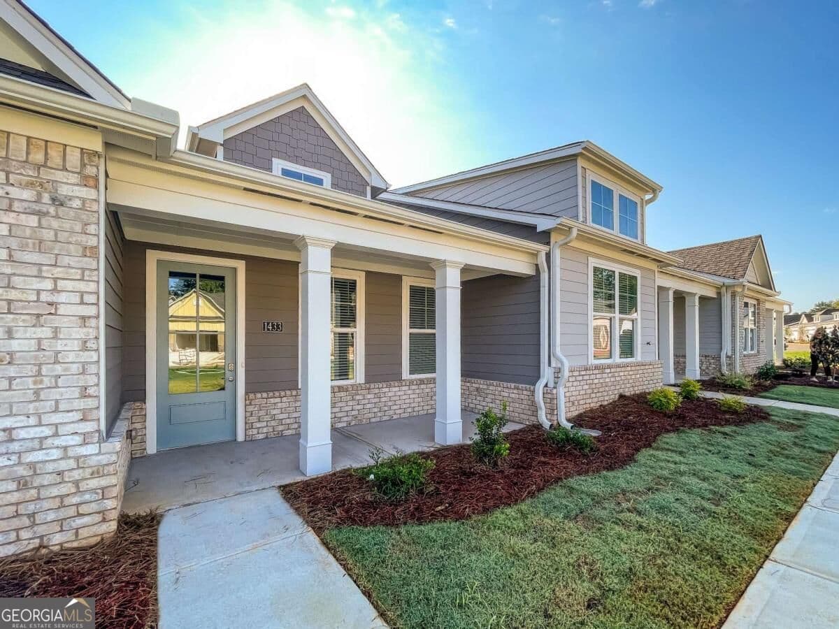 2 bedroom, 2 bathroom, 1,511 sq ft townhouse for rent at 1634 Salinger Court 1634, Stockbridge, GA 30281 for $2,250 a month