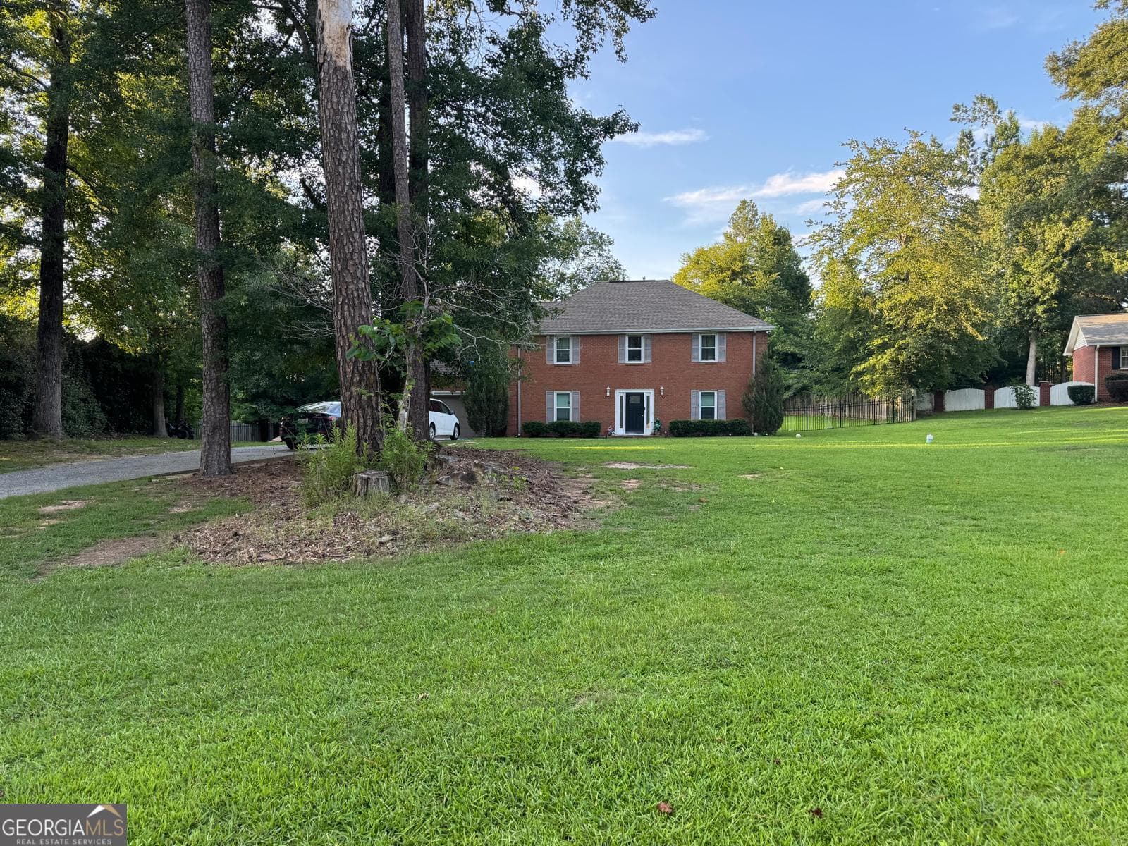 5 bedroom, 3 bathroom, 2,497 sq ft single family residence for sale at 760 Kings Crest Court, Fairburn, GA 30213 — photo 7