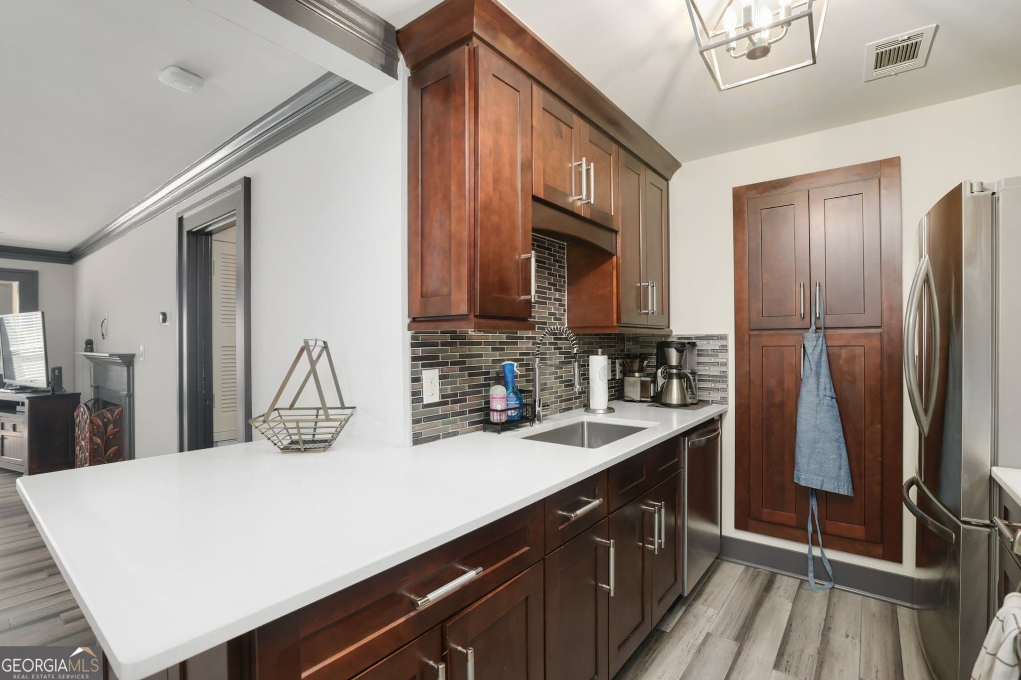 1 bedroom, 1 bathroom, 816 sq ft condominium for sale at 24212 Plantation Drive, Atlanta, GA 30324 — photo 7