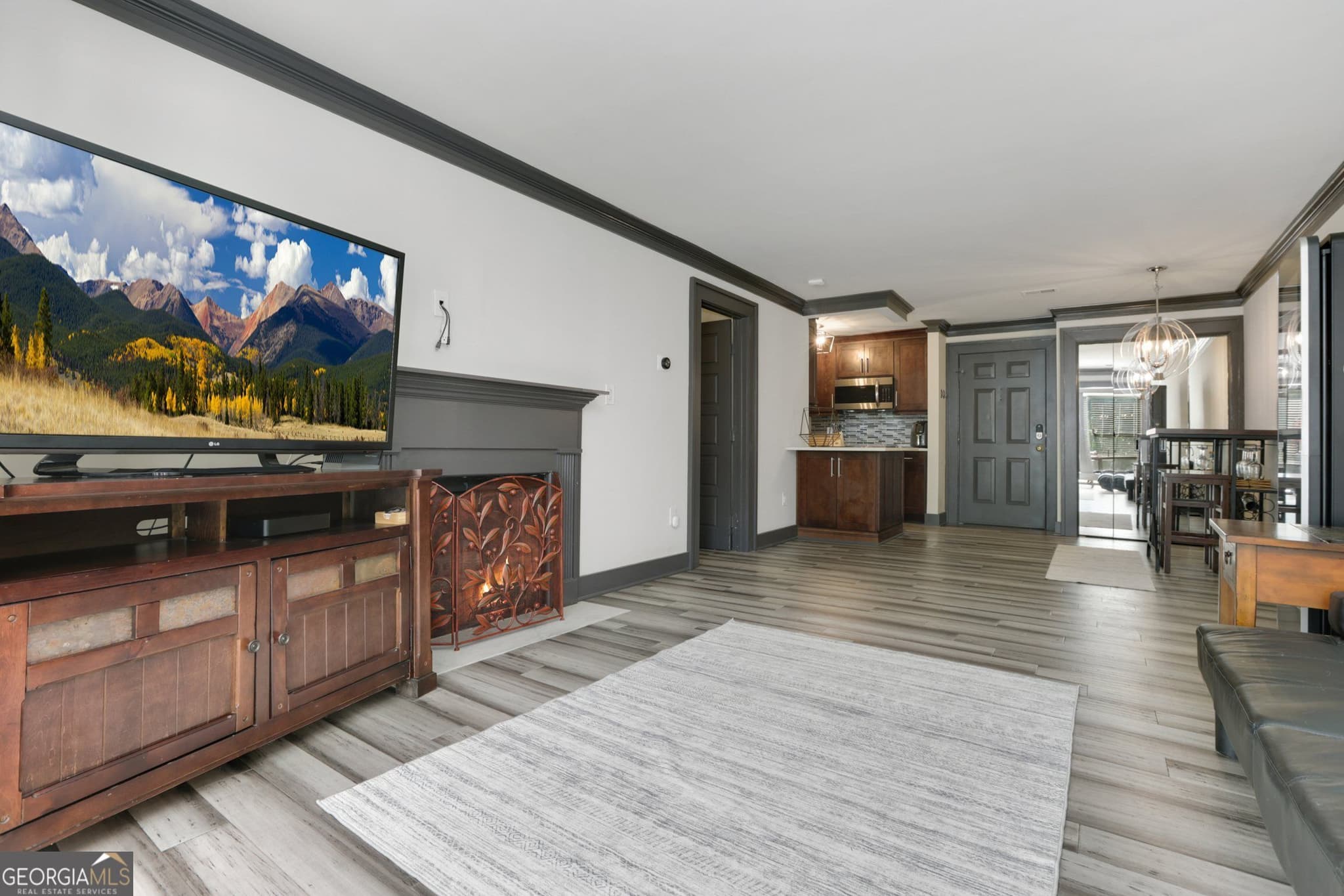 1 bedroom, 1 bathroom, 816 sq ft condominium for sale at 24212 Plantation Drive, Atlanta, GA 30324 — photo 3