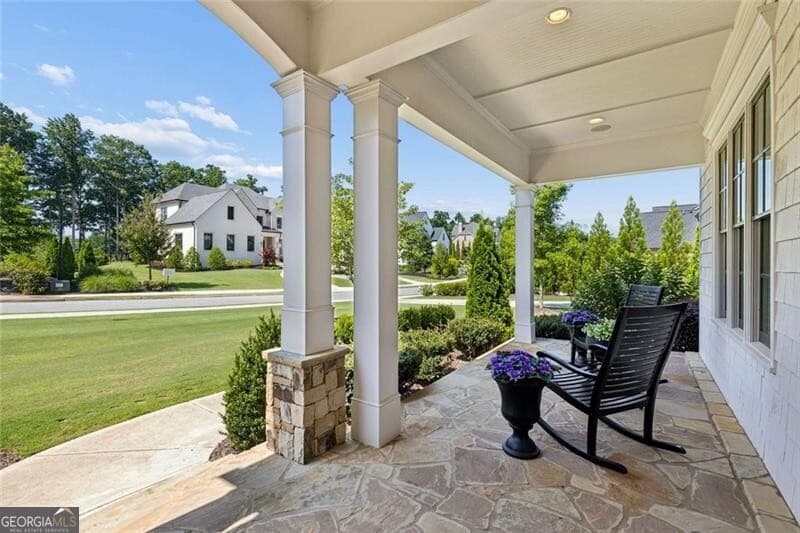 6 bedroom, 5 bathroom, 6,319 sq ft single family residence for sale at 1060 Kent Court, Milton, GA 30004 — photo 3