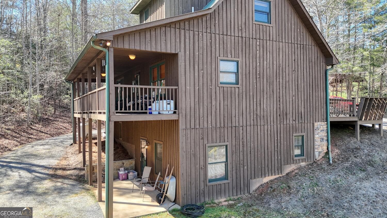 4 bedroom, 3 bathroom cabin,single family residence for sale at 4852 HF Lyons, Hiawassee, GA 30546 — photo 3