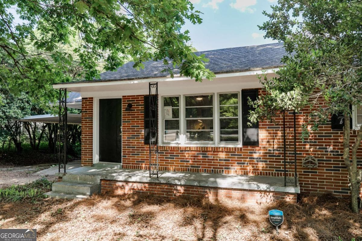 2 bedroom, 1 bathroom, 1,125 sq ft single family residence for sale at 170 Jefferson River Road, Athens, GA 30607 — photo 2