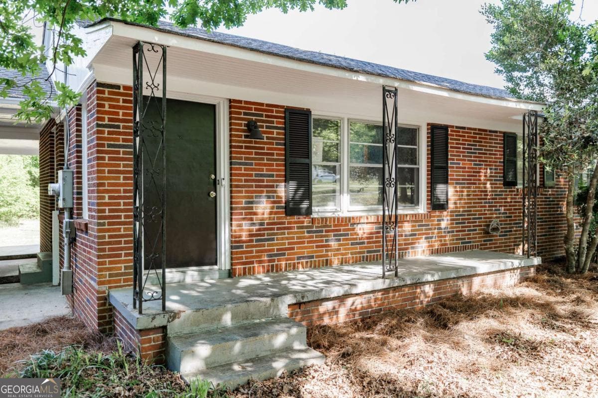2 bedroom, 1 bathroom, 1,125 sq ft single family residence for sale at 170 Jefferson River Road, Athens, GA 30607 — photo 3