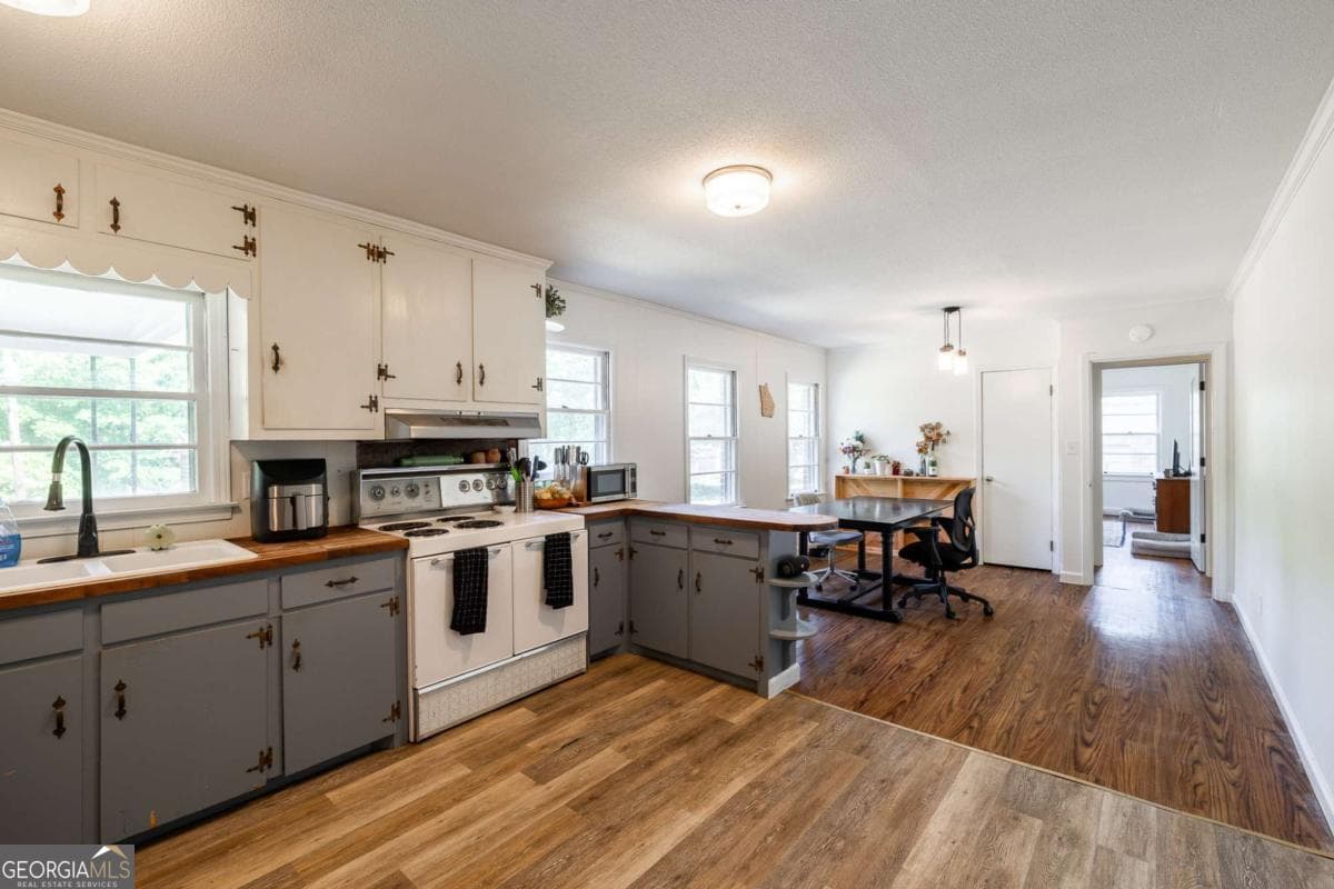2 bedroom, 1 bathroom, 1,125 sq ft single family residence for sale at 170 Jefferson River Road, Athens, GA 30607 — photo 9