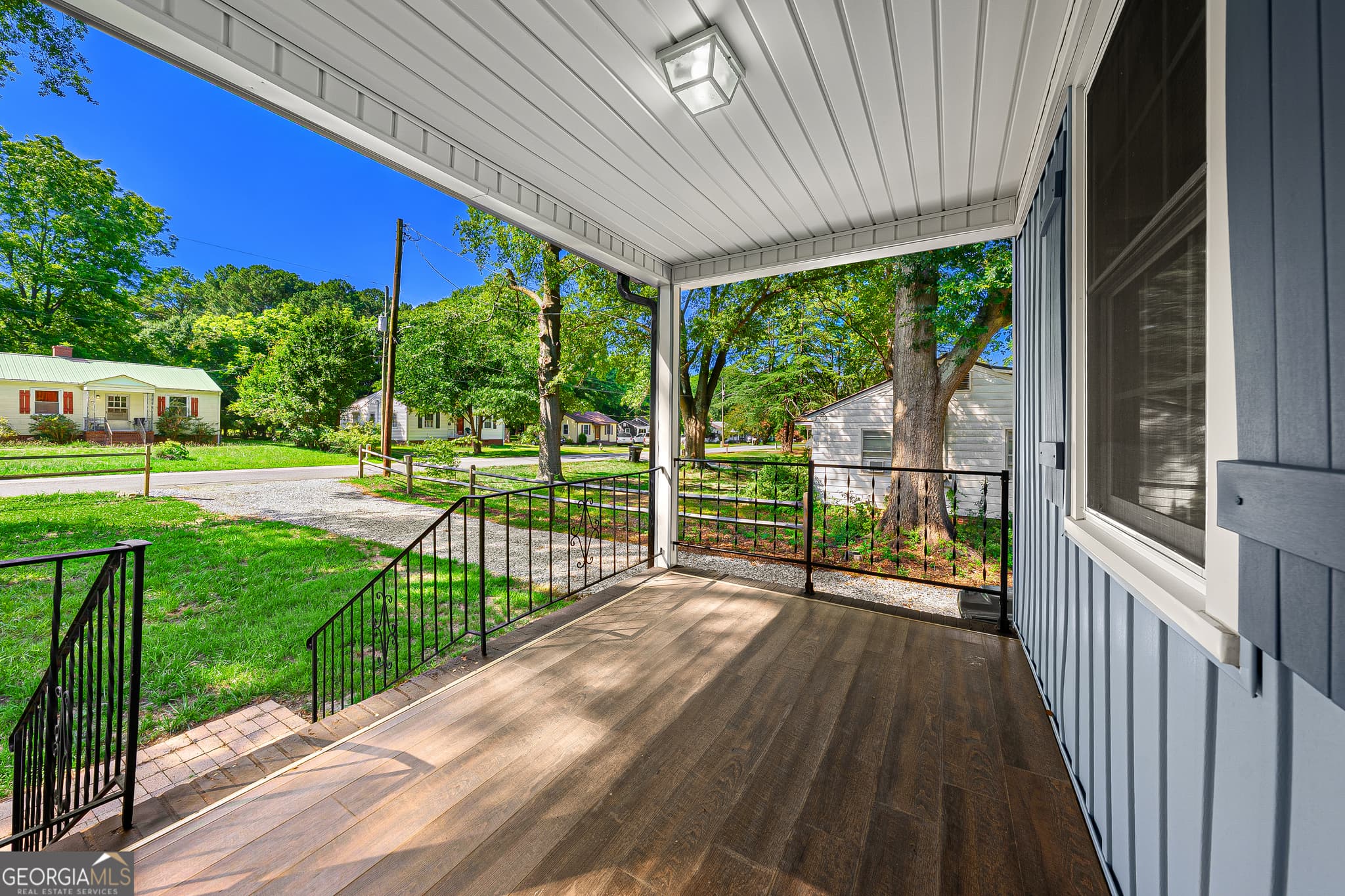 3 bedroom, 2 bathroom, 1,233 sq ft single family residence for sale at 106 Hart Terrace, Hartwell, GA 30643 — photo 2