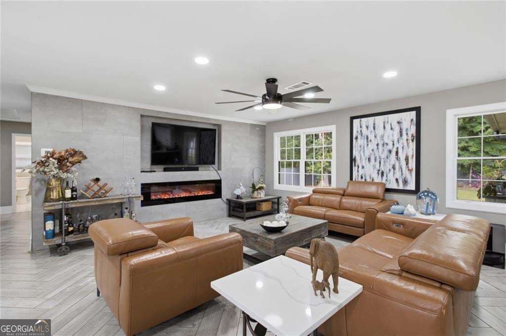 4 bedroom, 3 bathroom, 2,027 sq ft single family residence for sale at 261 Lendon Lane, Lawrenceville, GA 30043 — photo 4