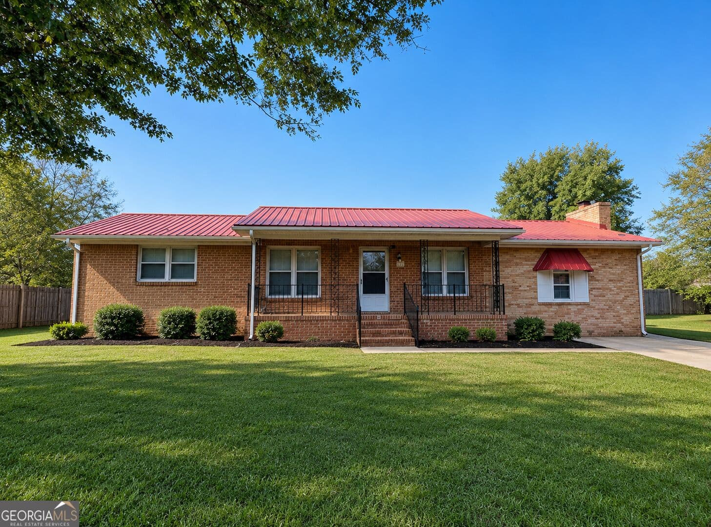 3 bedroom, 2 bathroom, 1,575 sq ft single family residence for sale at 2114 Cheatwood Drive, Oxford, AL 36203 — photo 2