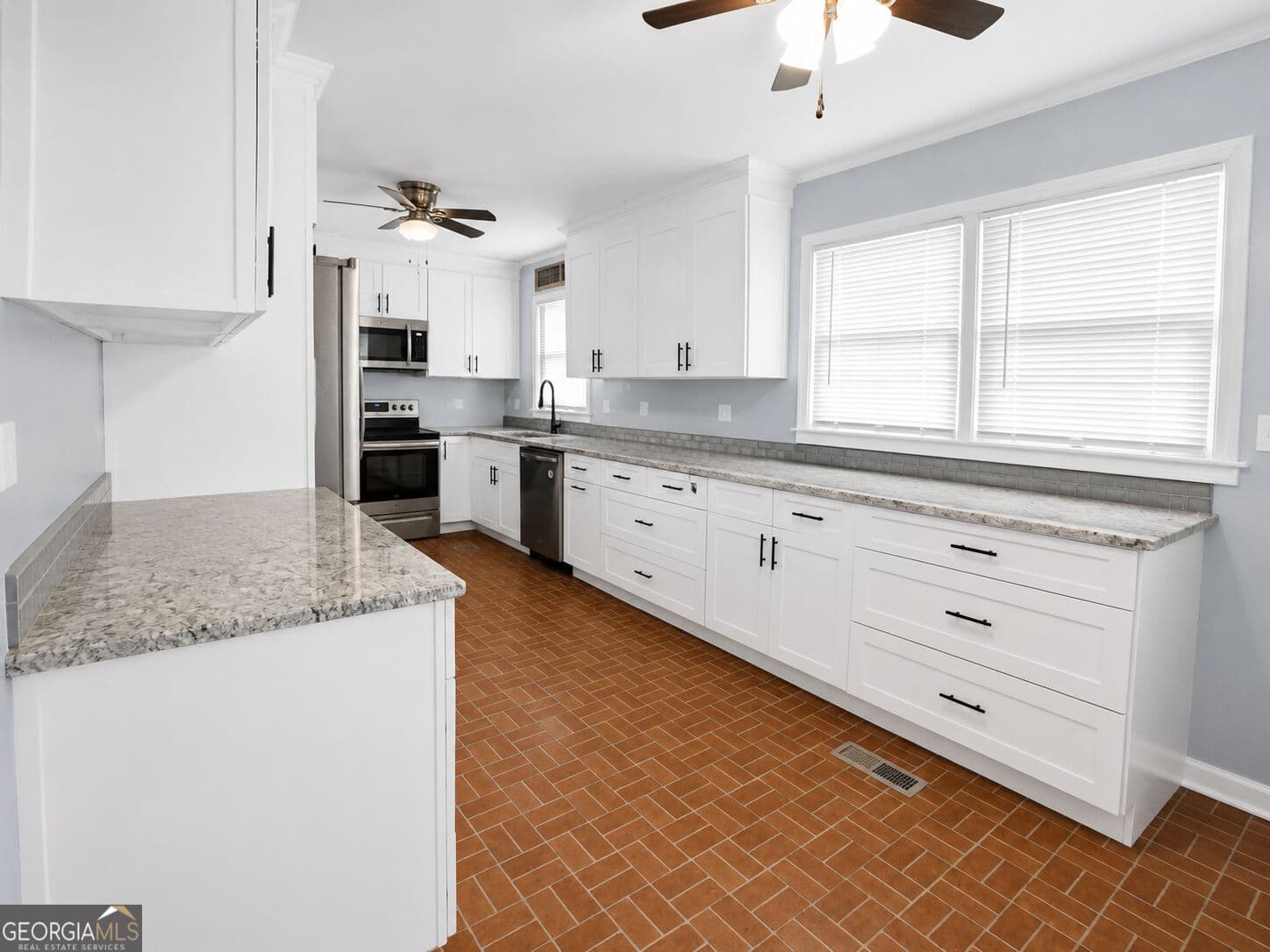 3 bedroom, 2 bathroom, 1,575 sq ft single family residence for sale at 2114 Cheatwood Drive, Oxford, AL 36203 — photo 7