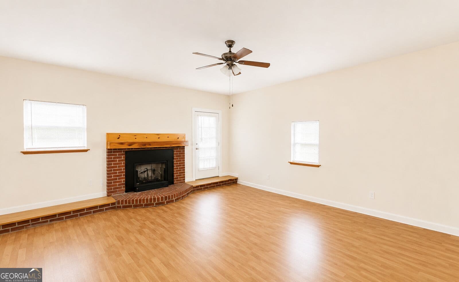3 bedroom, 2 bathroom, 1,575 sq ft single family residence for sale at 2114 Cheatwood Drive, Oxford, AL 36203 — photo 5