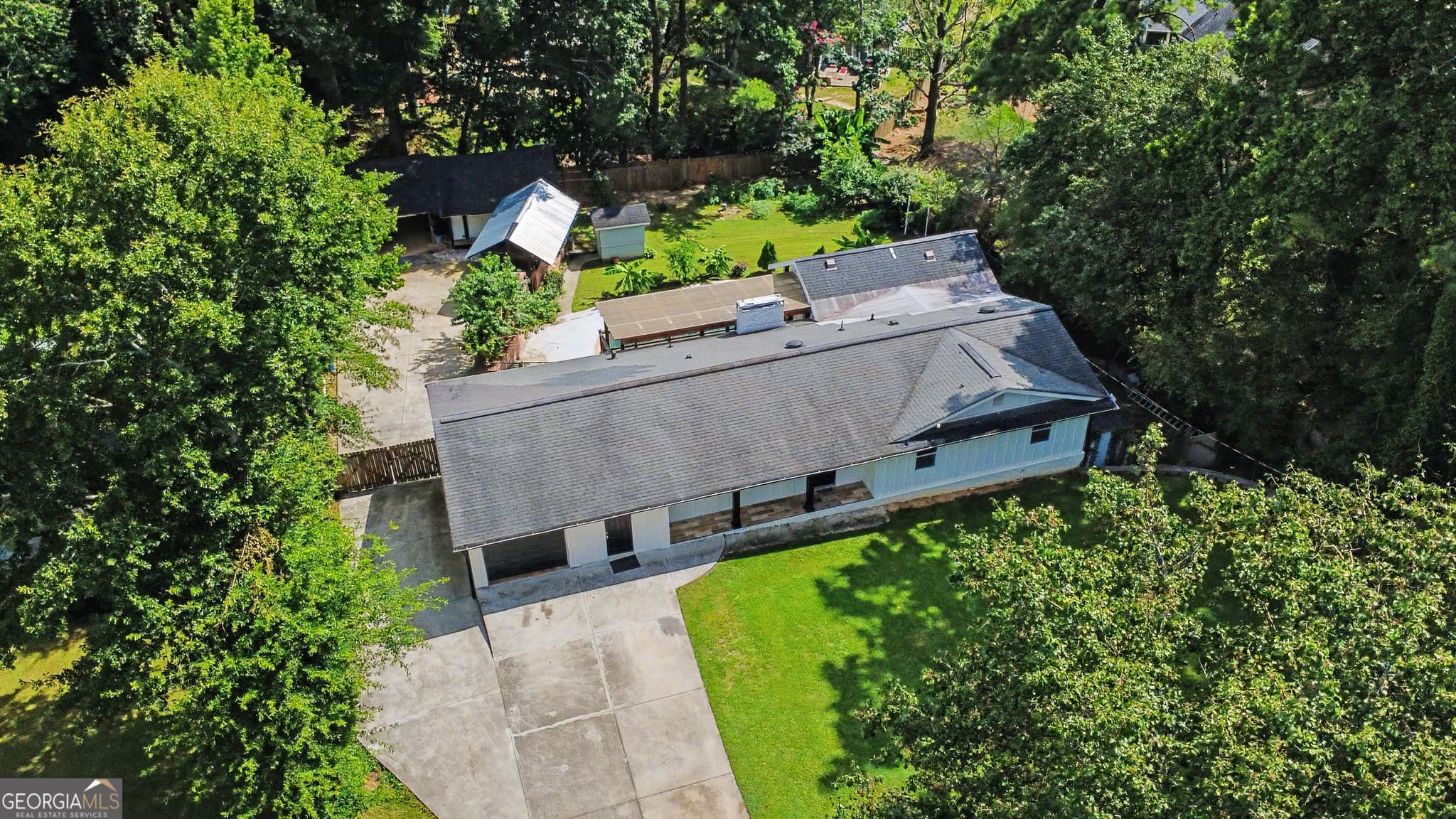 3 bedroom, 2 bathroom, 1,752 sq ft single family residence for sale at 91 Denna Place, Alpharetta, GA 30009 — photo 2