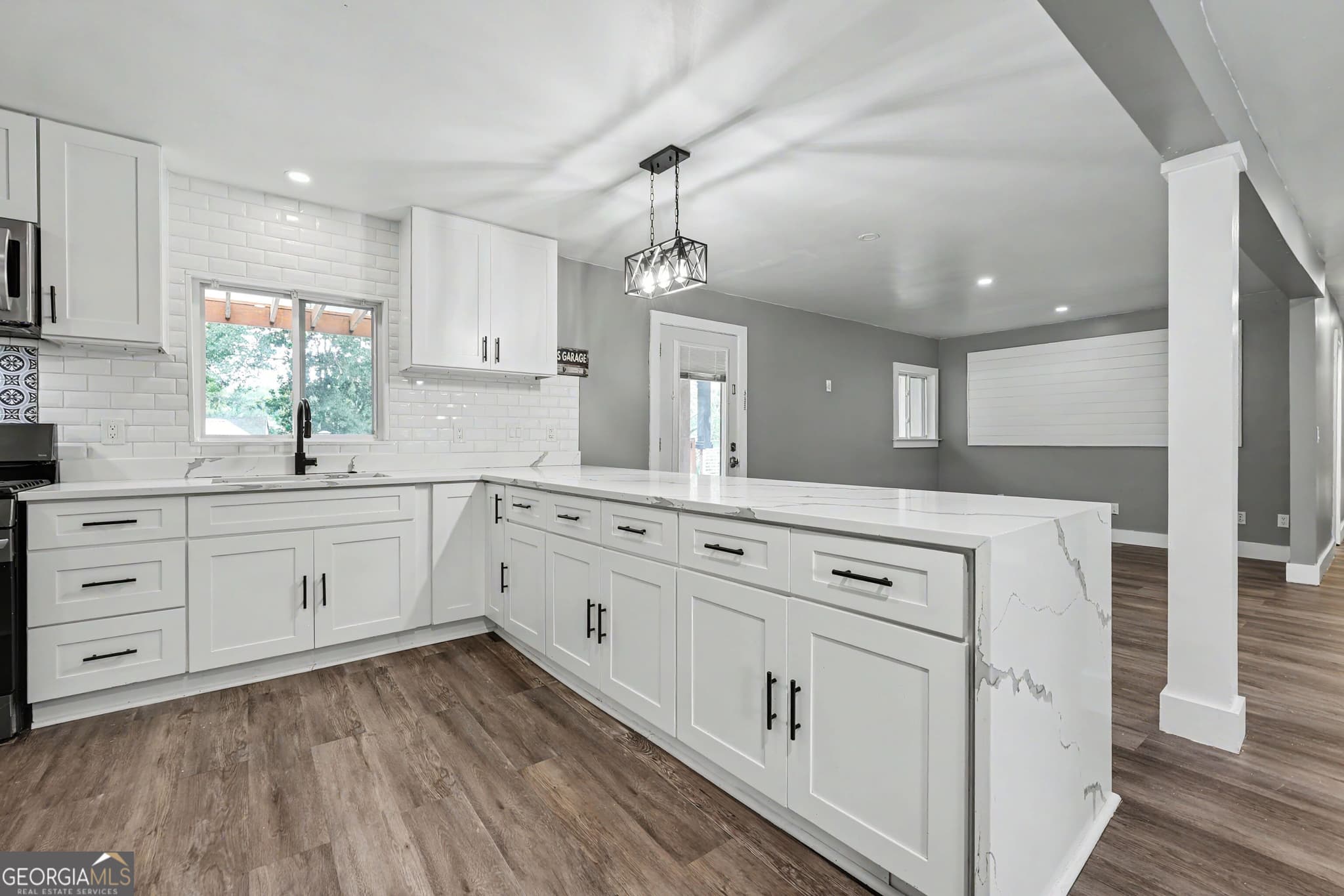 3 bedroom, 2 bathroom, 1,752 sq ft single family residence for sale at 91 Denna Place, Alpharetta, GA 30009 — photo 4