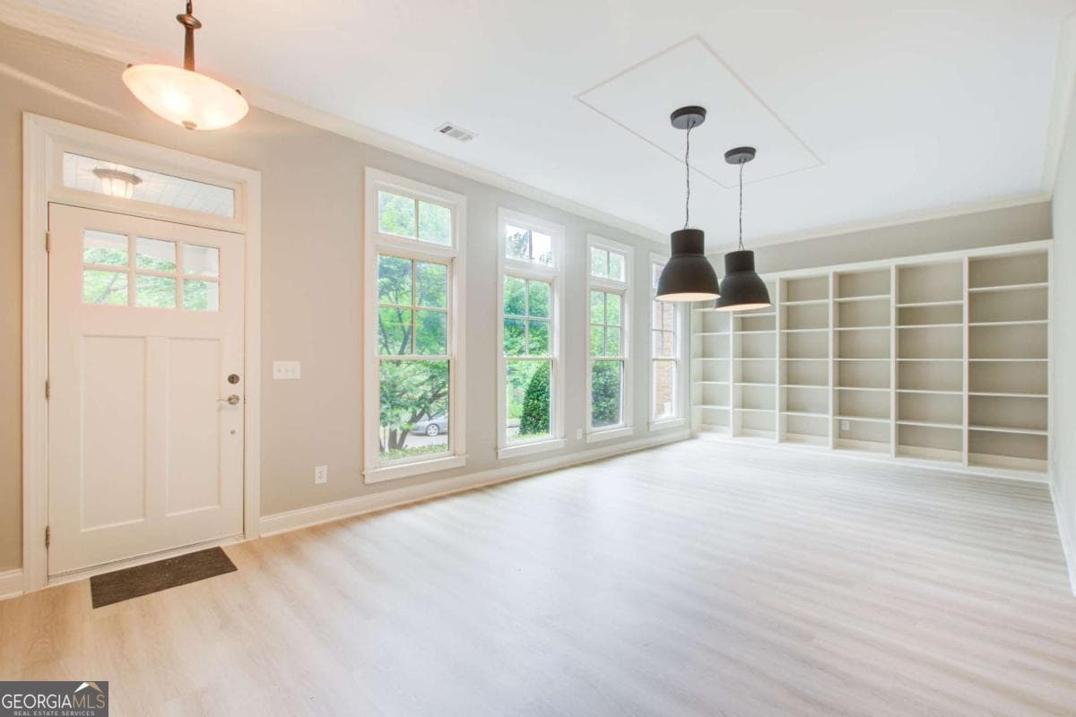 4 bedroom, 2.5 bathroom, 3,049 sq ft townhouse for sale at 12541 Danesfeld Drive, Milton, GA 30004 — photo 6