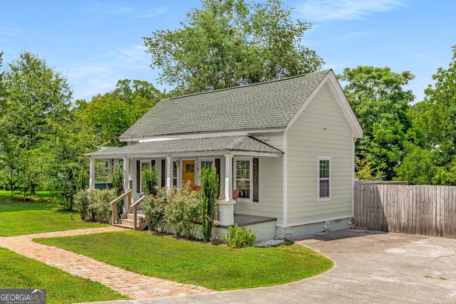 2 bedroom, 2 bathroom, 998 sq ft single family residence for sale at 1782 Green Street, Conyers, GA 30012 — photo 3