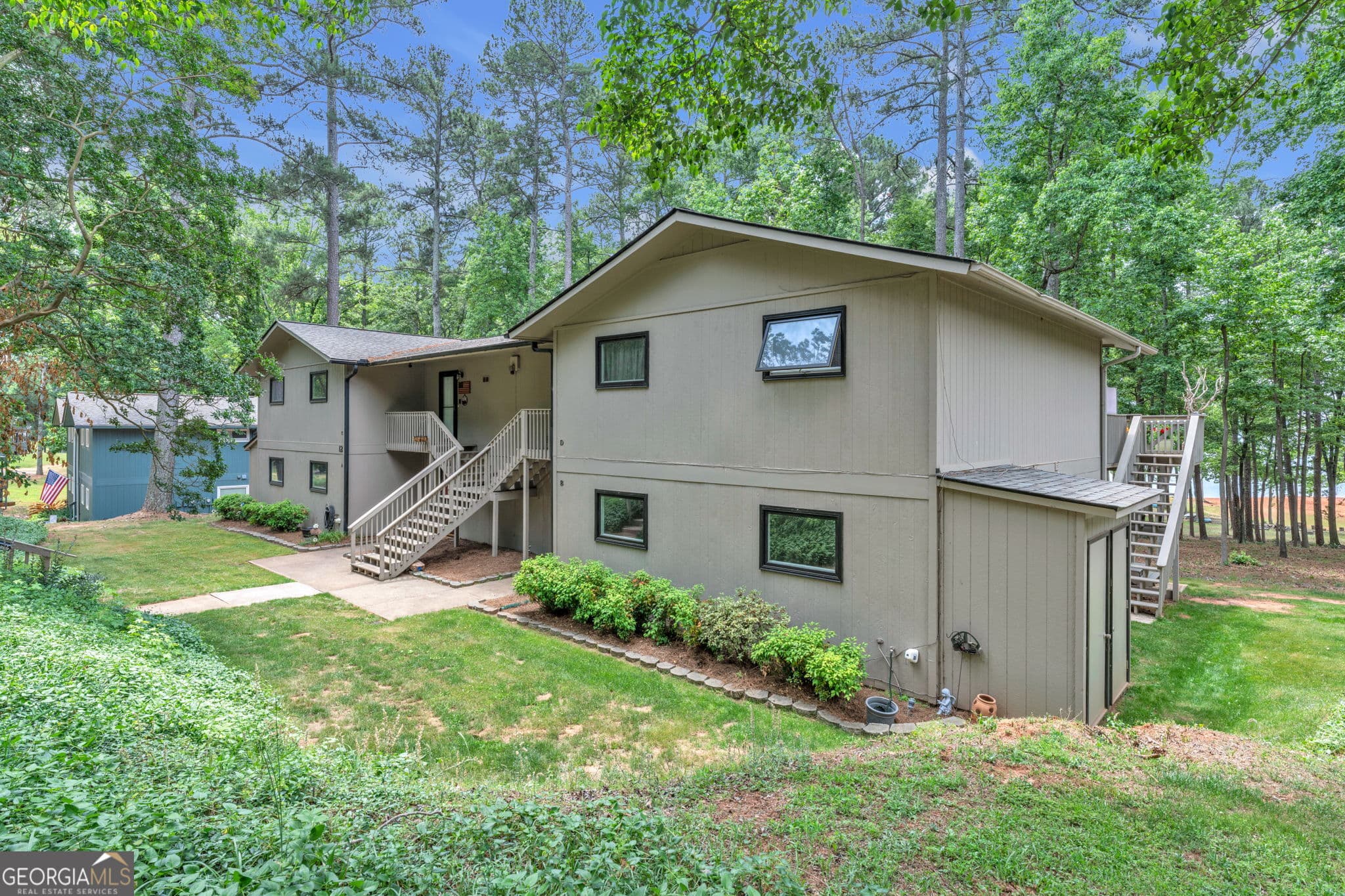 3 bedroom, 2 bathroom, 1,136 sq ft condominium under contract at 12B Hartwell Villas, Anderson, SC 29626