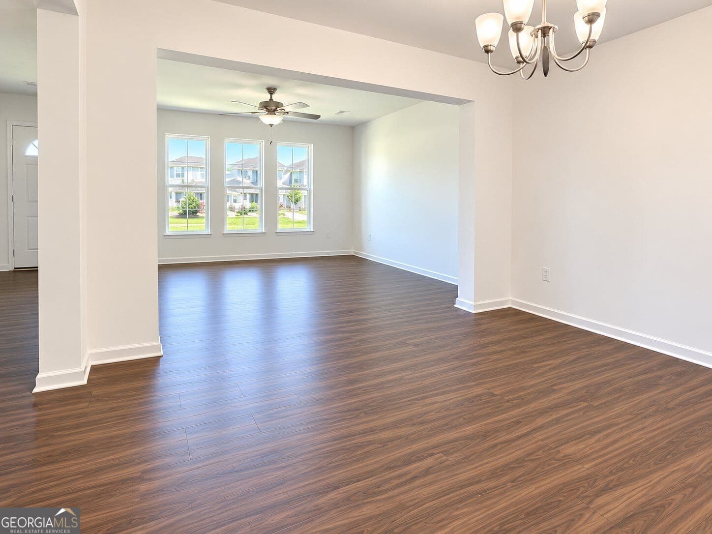 4 bedroom, 2.5 bathroom, 3,100 sq ft single family residence for sale at 533 Traminer Way, Braselton, GA 30517 — photo 6