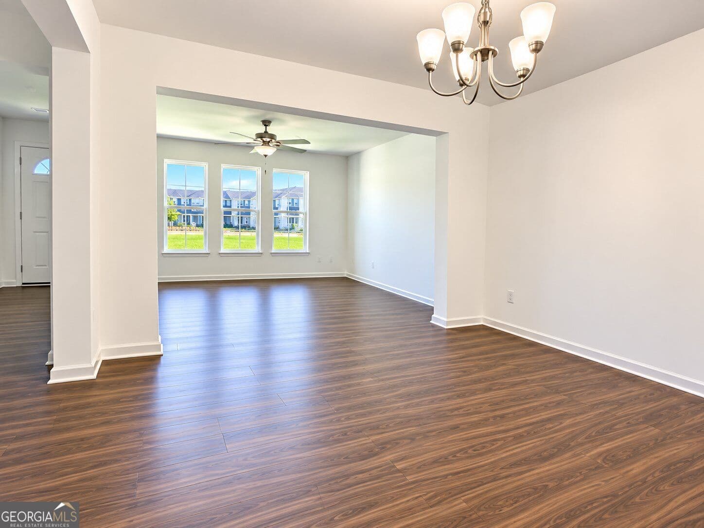 4 bedroom, 2.5 bathroom, 3,100 sq ft single family residence for sale at 533 Traminer Way, Braselton, GA 30517 — photo 5